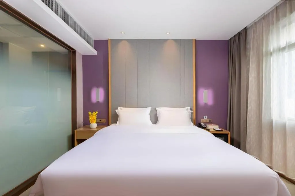 Bed in Lavande Hotel Zhongshan Dayong Rosewood Cultural Expo City