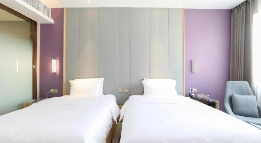 Bed in Lavande Hotel Zhongshan Dayong Rosewood Cultural Expo City