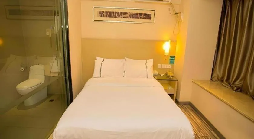 Bed in City Comfort Inn Wuhan Jiangxia