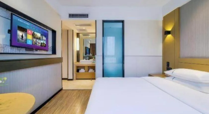 Bed in City Comfort Inn Chongqing Jiangbei Airport T3 Terminal