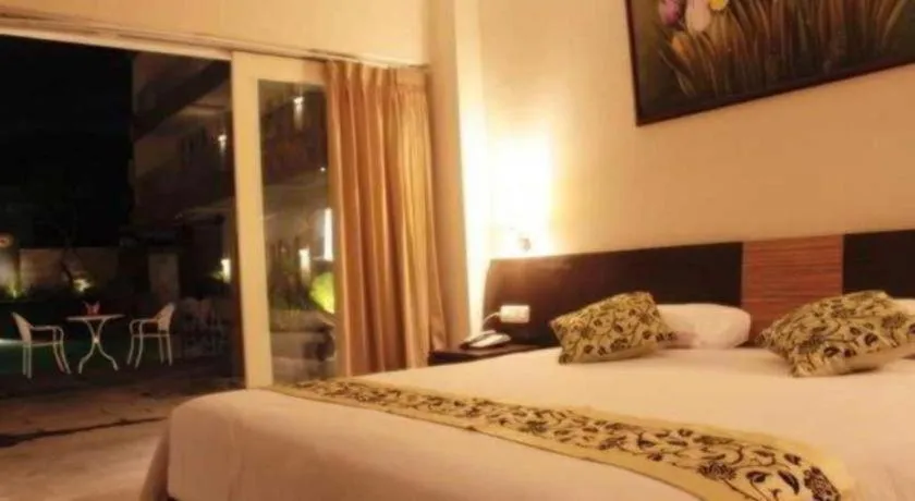 Bed in Losari Sunset Hotel