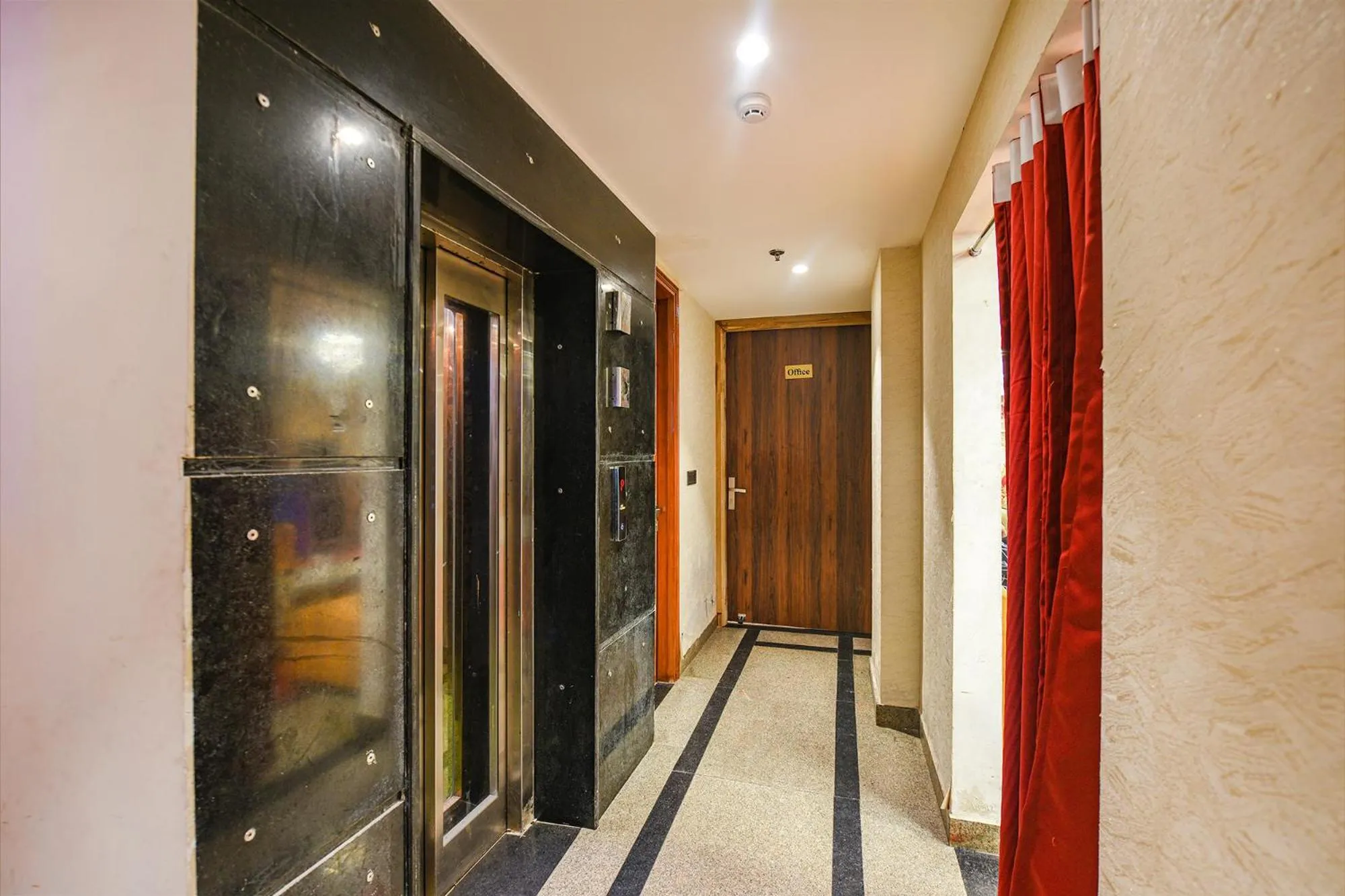 Lobby or reception in FabHotel Prime Blest Park Near Yashobhoomi Convention Centre