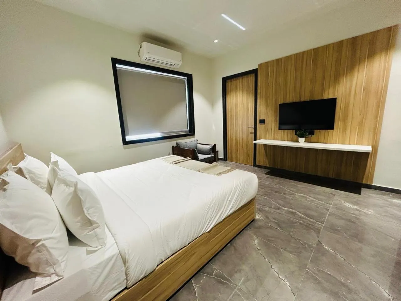 Bed in Akoya Business Hotel Hyderabad Airpot