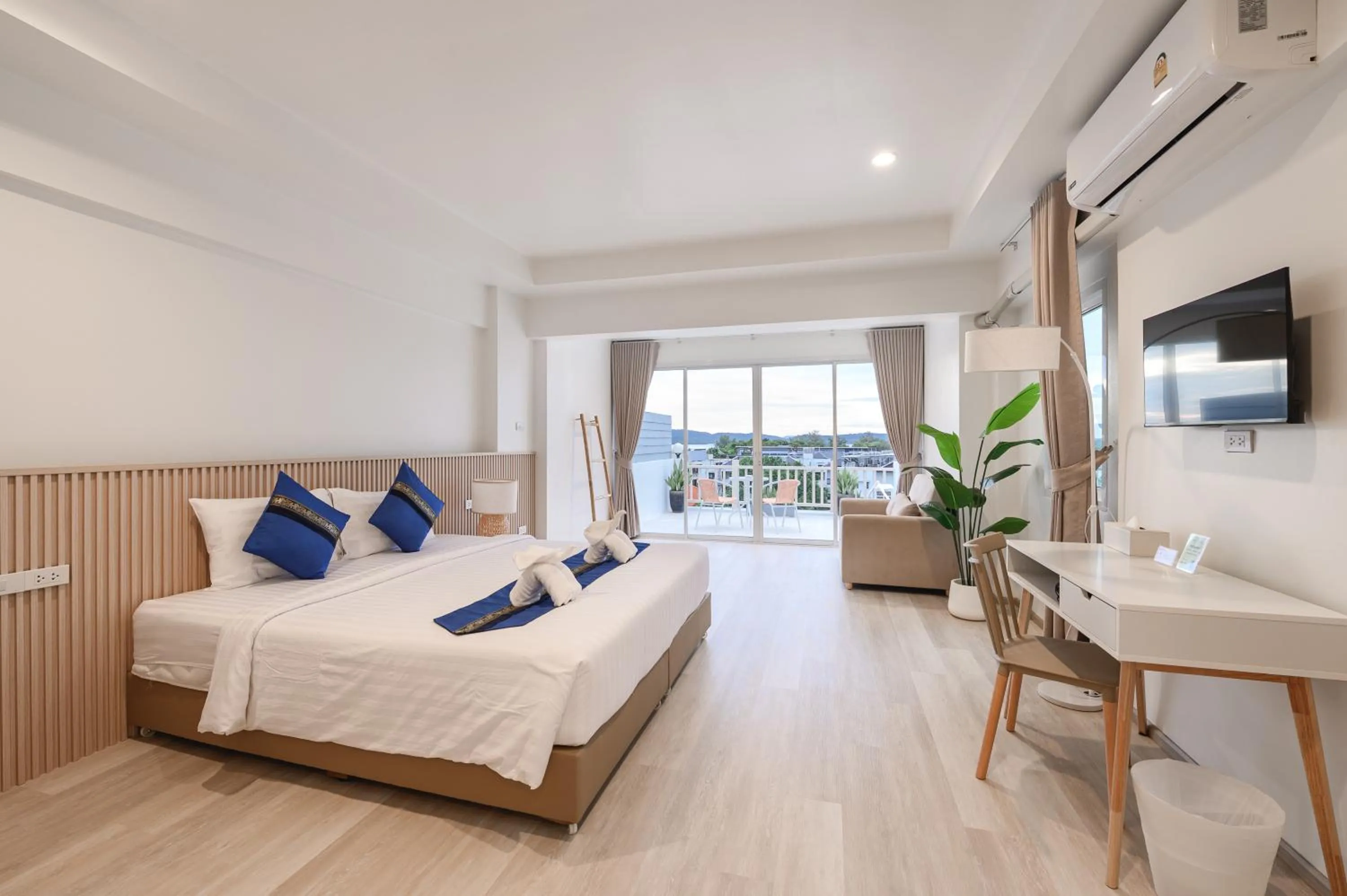 Photo of the whole room, Bed in Little Home Ao Nang