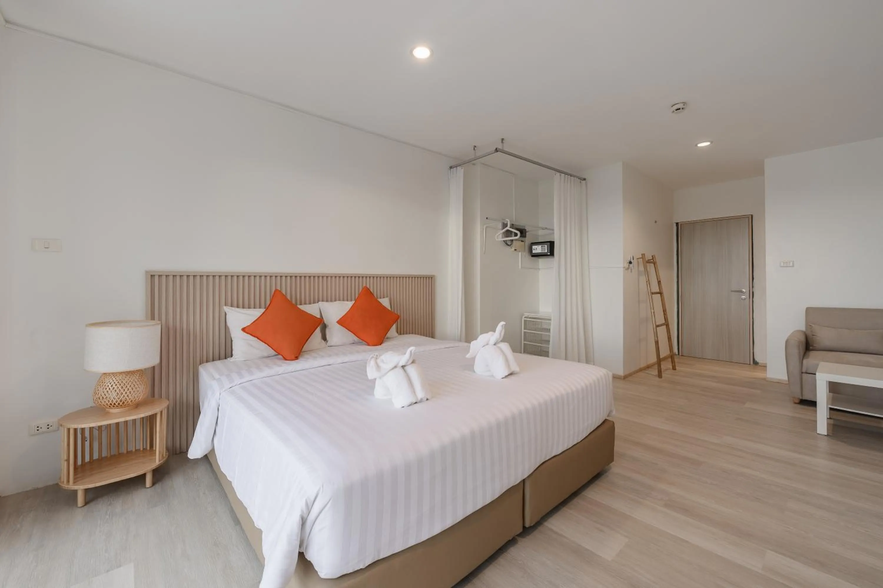 Photo of the whole room, Bed in Little Home Ao Nang