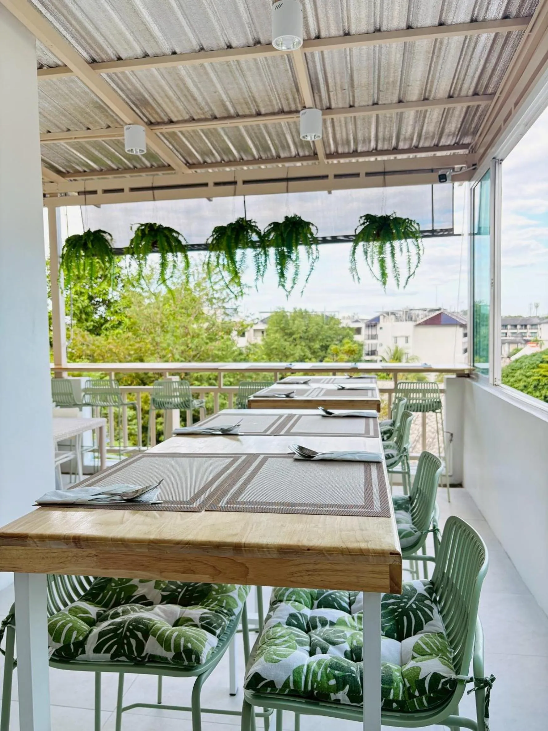 Restaurant/places to eat in Little Home Ao Nang