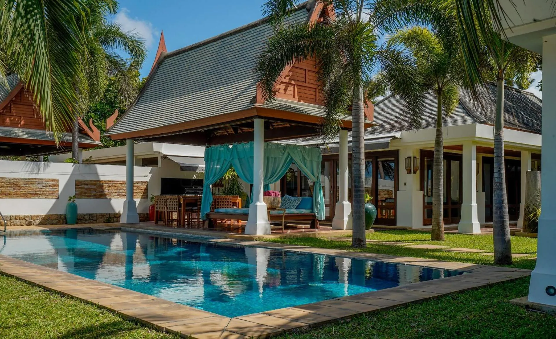 Property building in Miskawaan Beachfront Villas