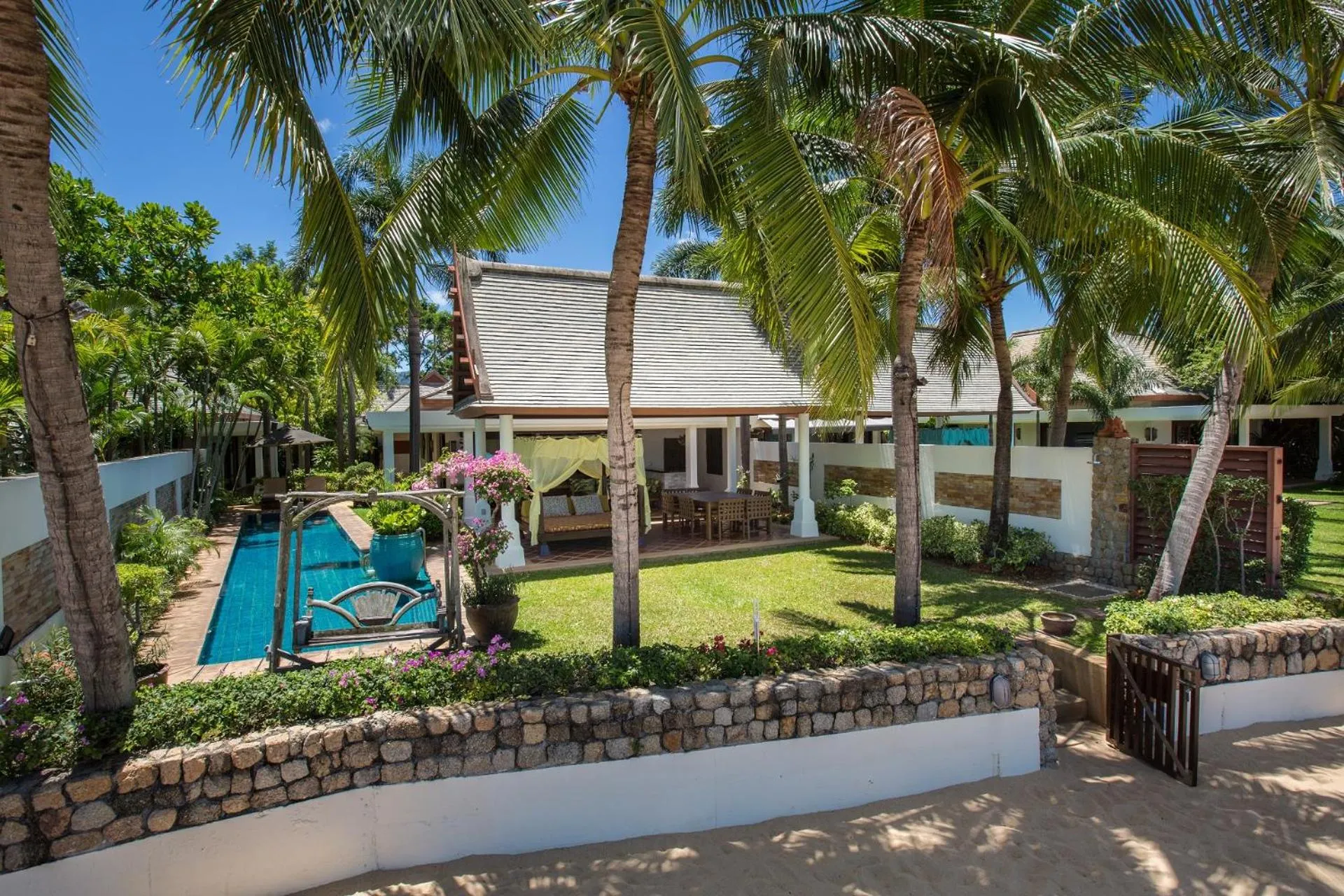 Property building in Miskawaan Beachfront Villas