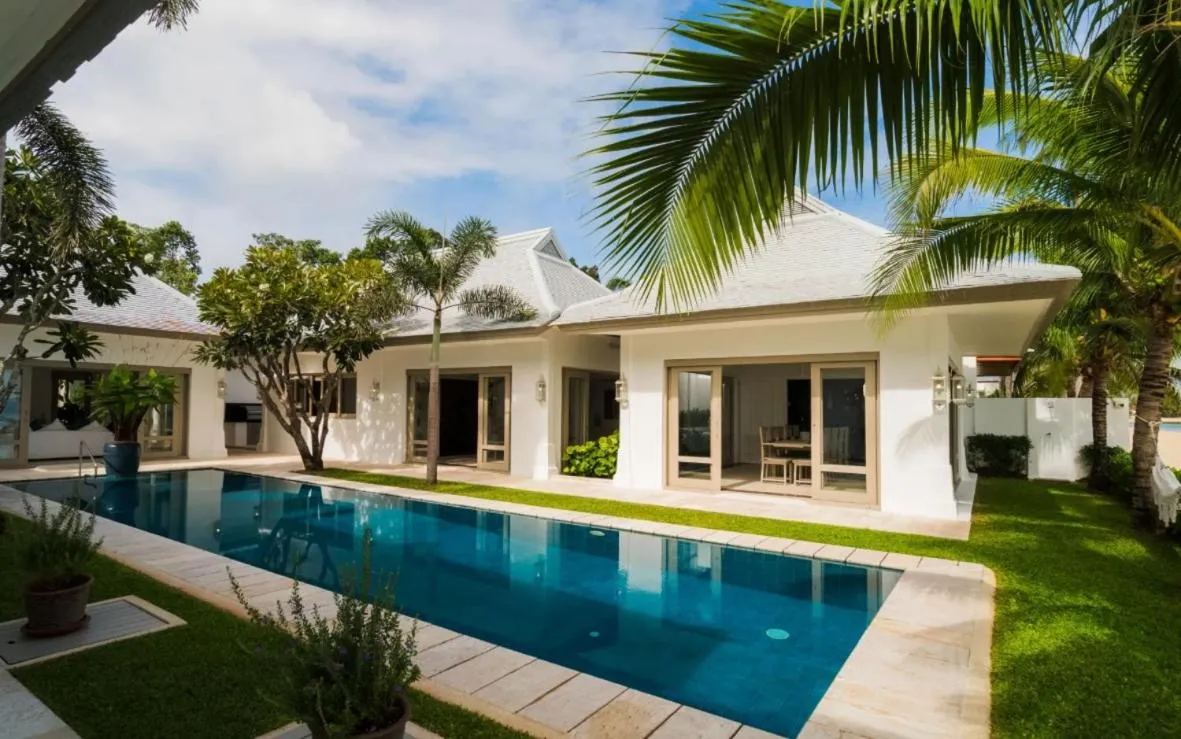 Miskawaan Beachfront Villas