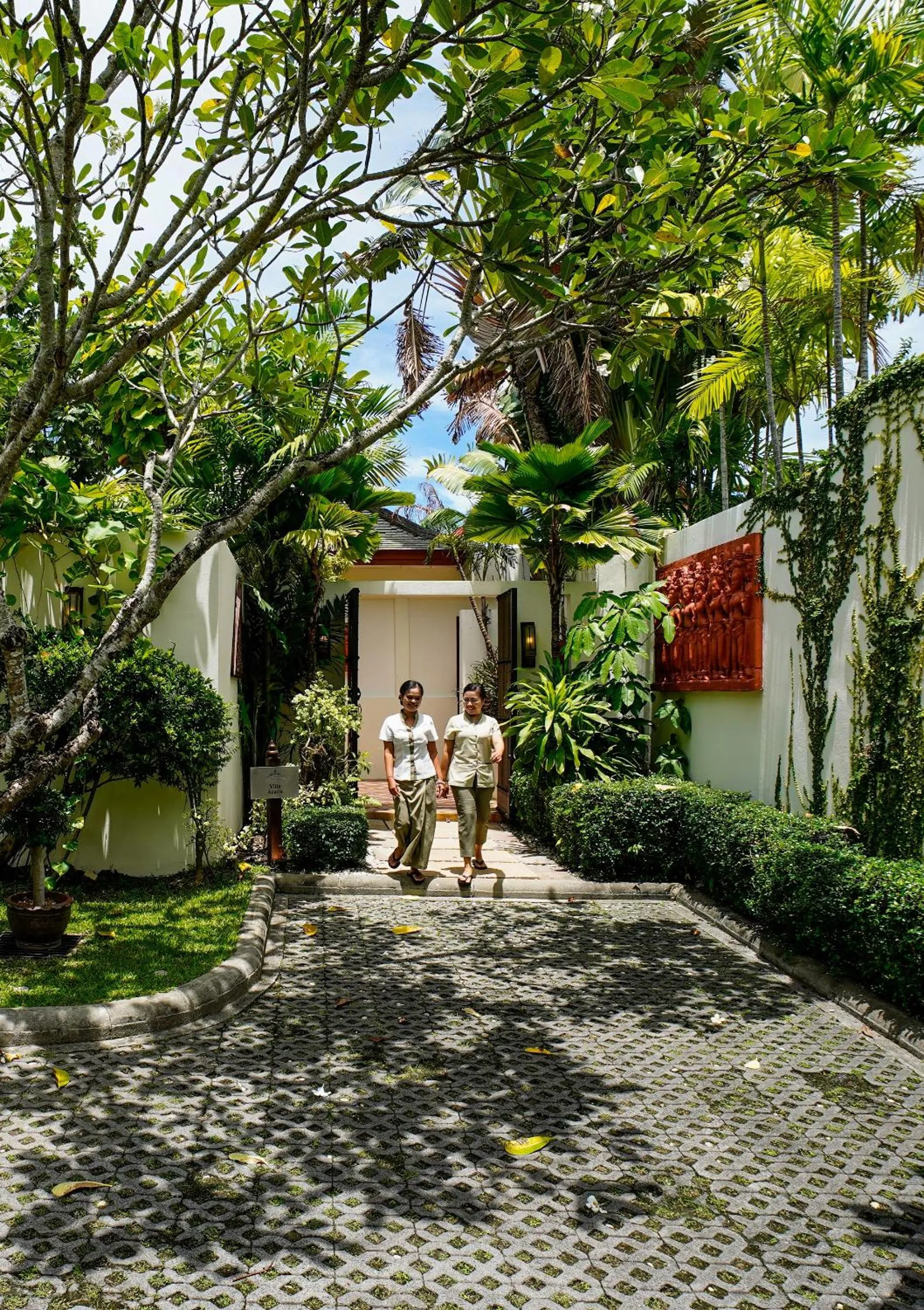 Garden view in Miskawaan Beachfront Villas