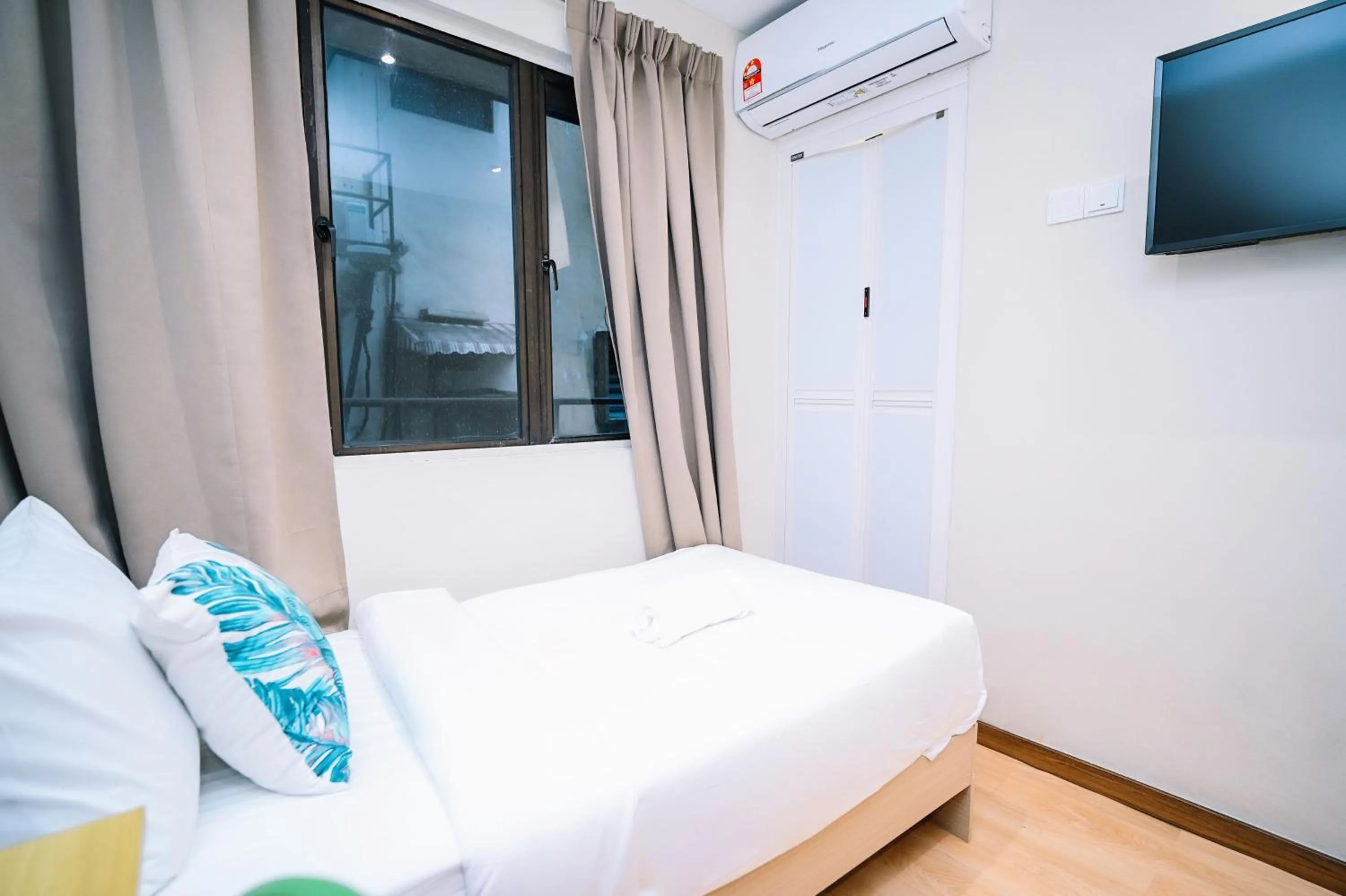 Bed in Swing & Pillows - Times Square, Bukit Bintang