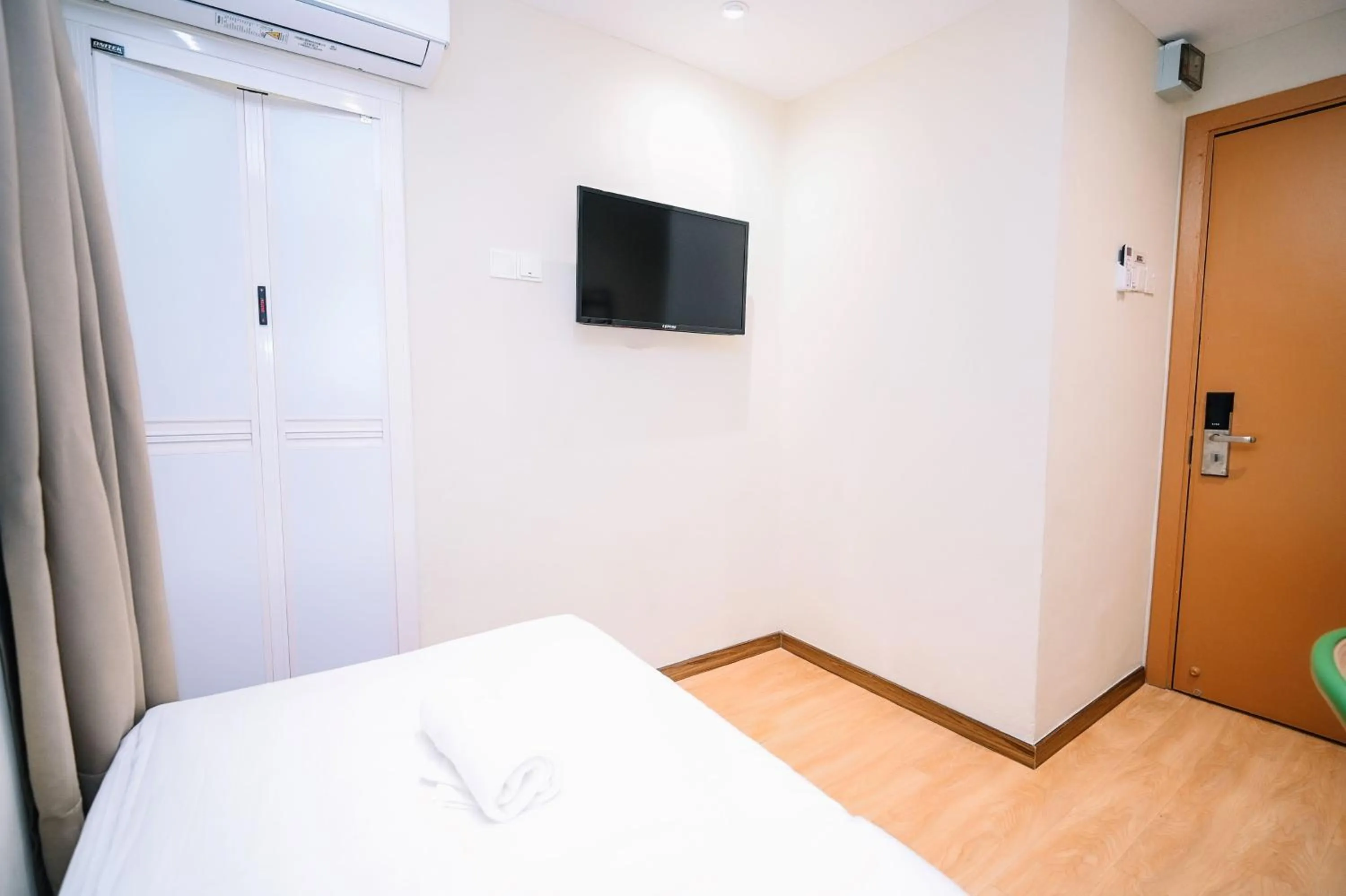 Bed in Swing & Pillows - Times Square, Bukit Bintang