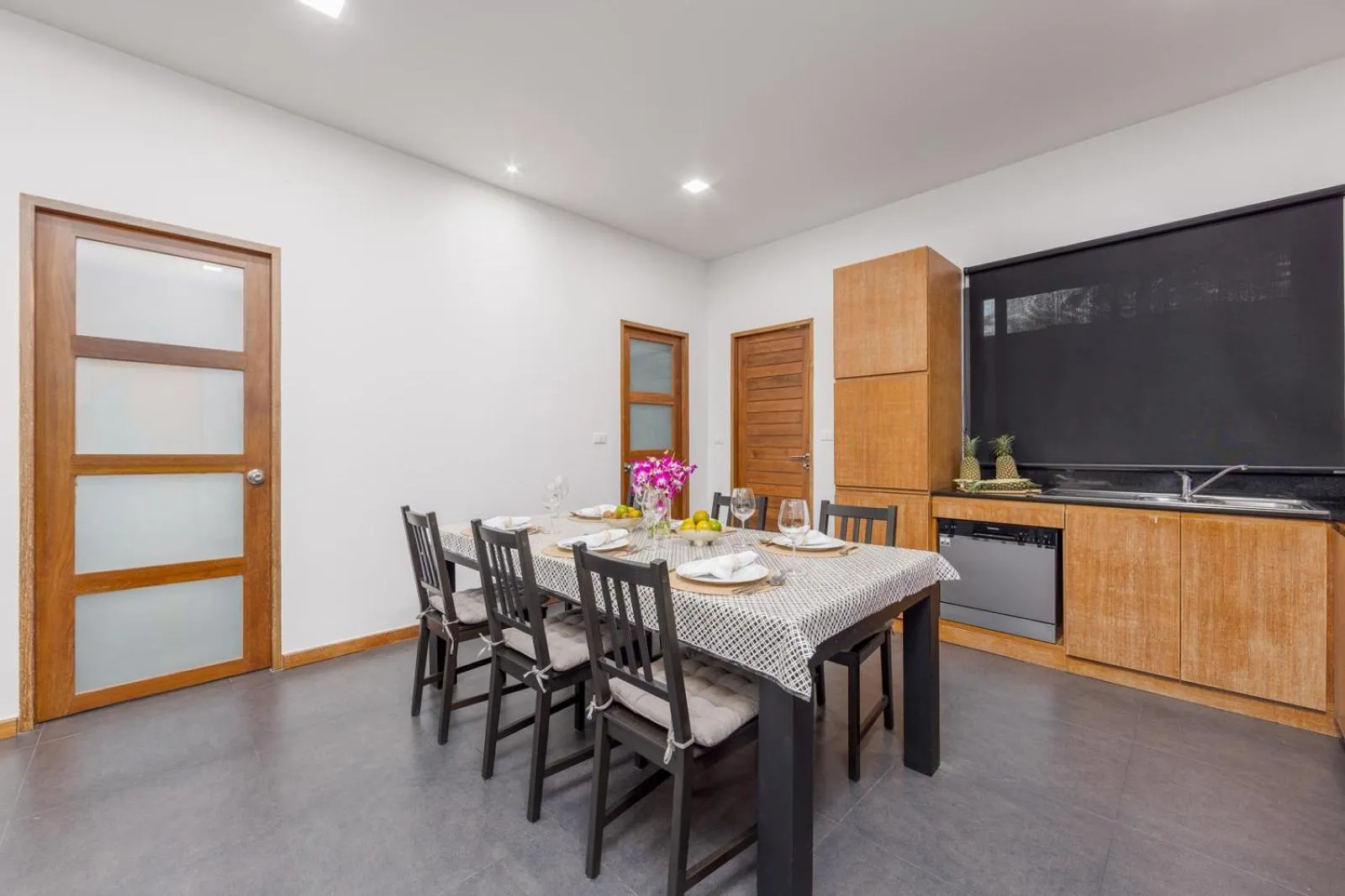 Saiyuan Estate by TropicLook