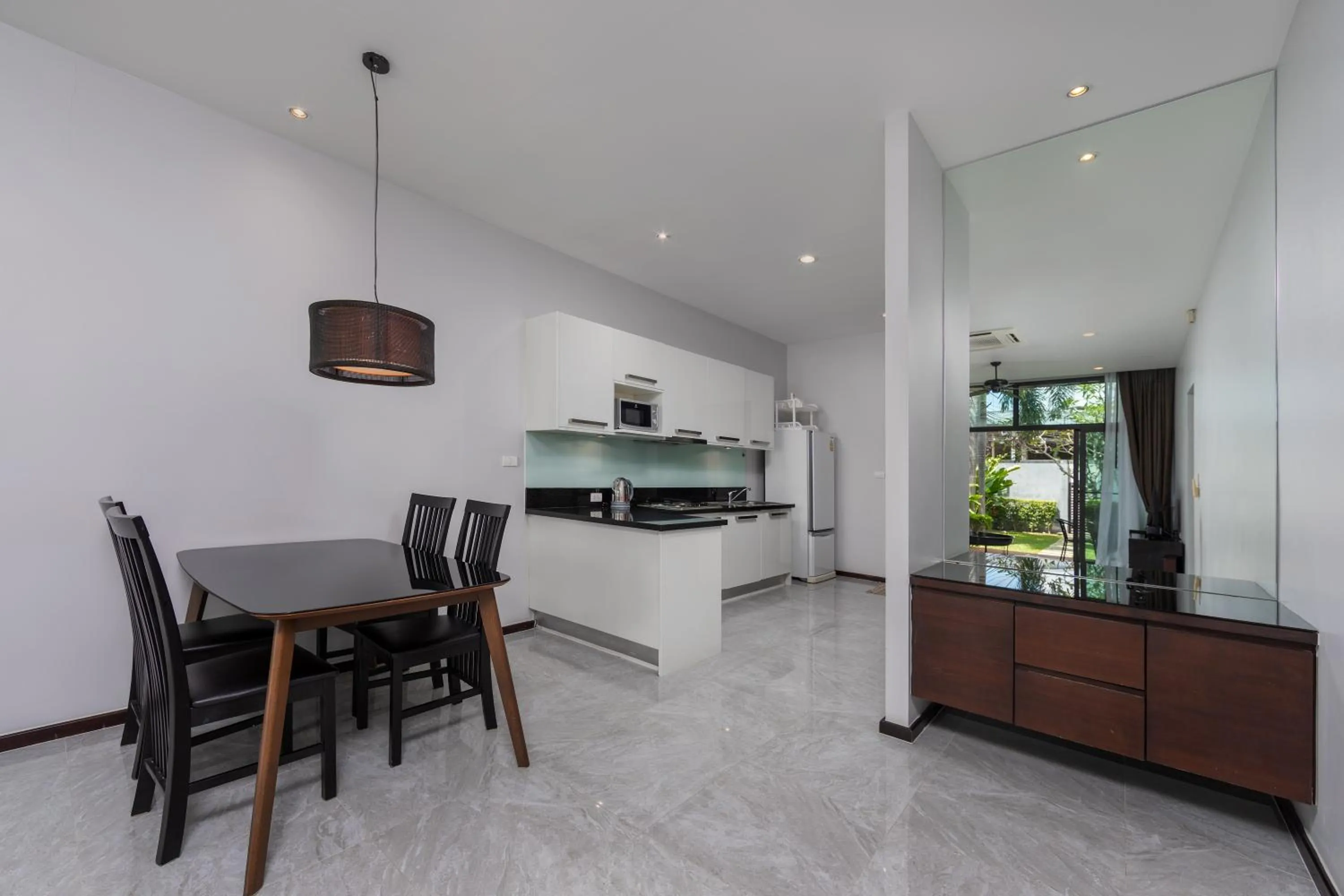 Saiyuan Estate by TropicLook