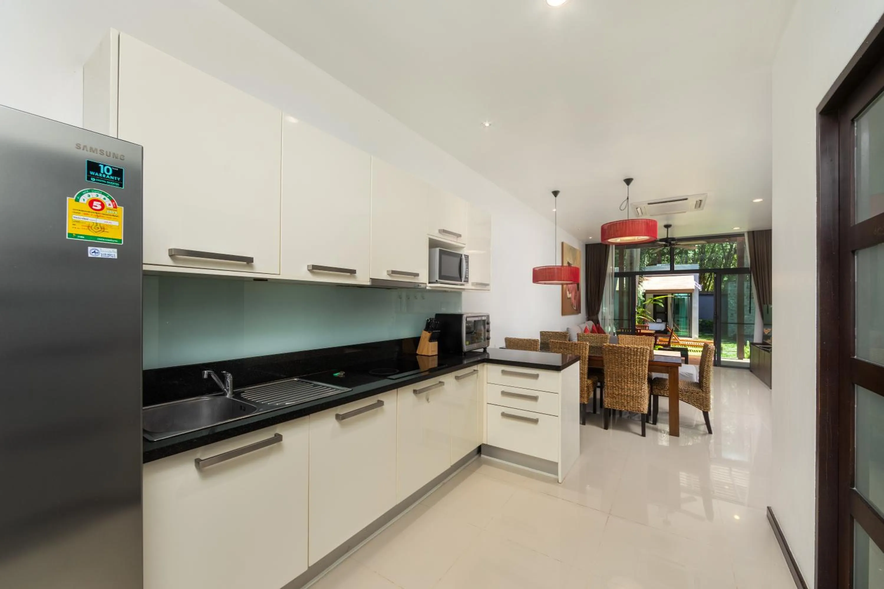 Saiyuan Estate by TropicLook