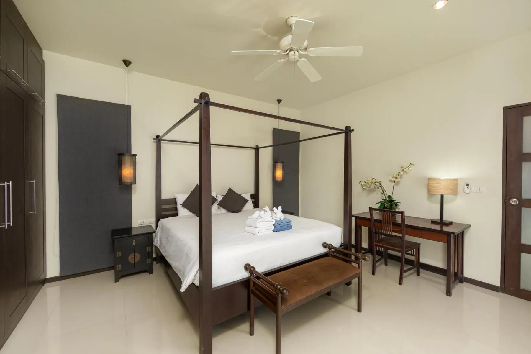 Bed in Saiyuan Estate by TropicLook