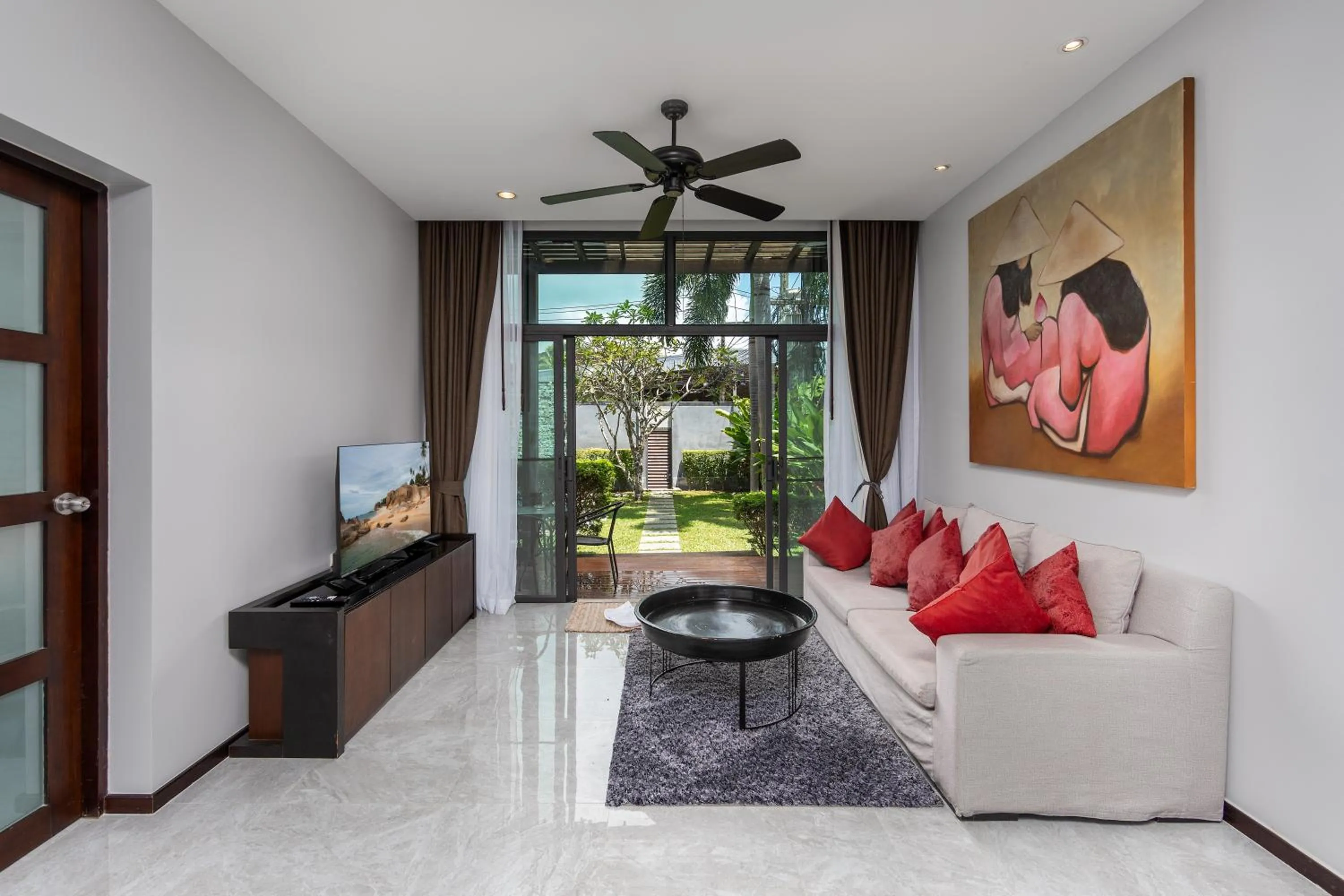 Saiyuan Estate by TropicLook