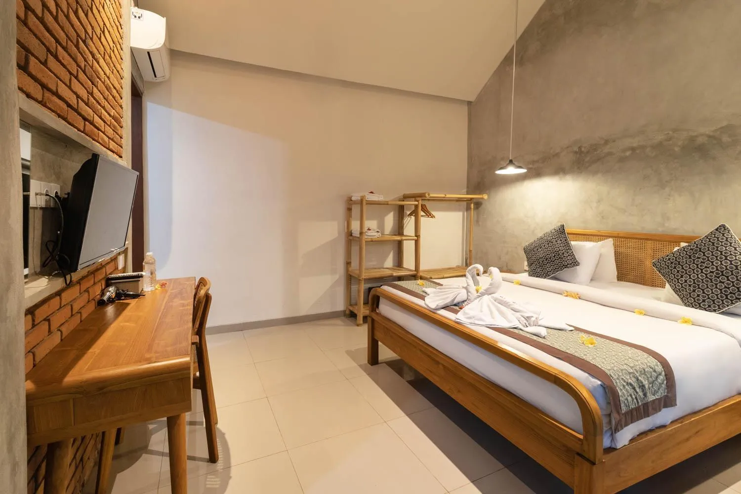 Bed in Yarama Cottages