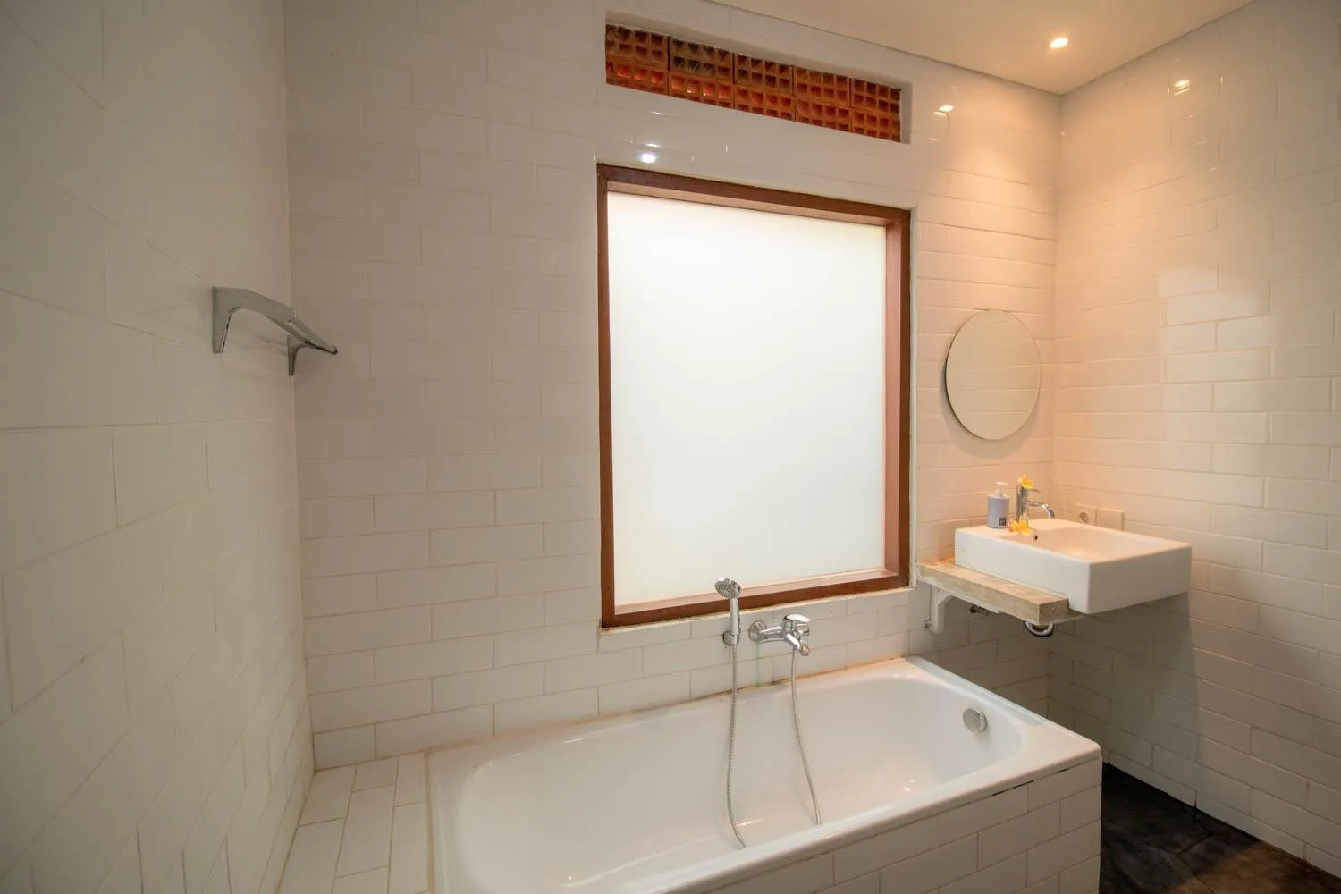 Bathroom in Yarama Cottages