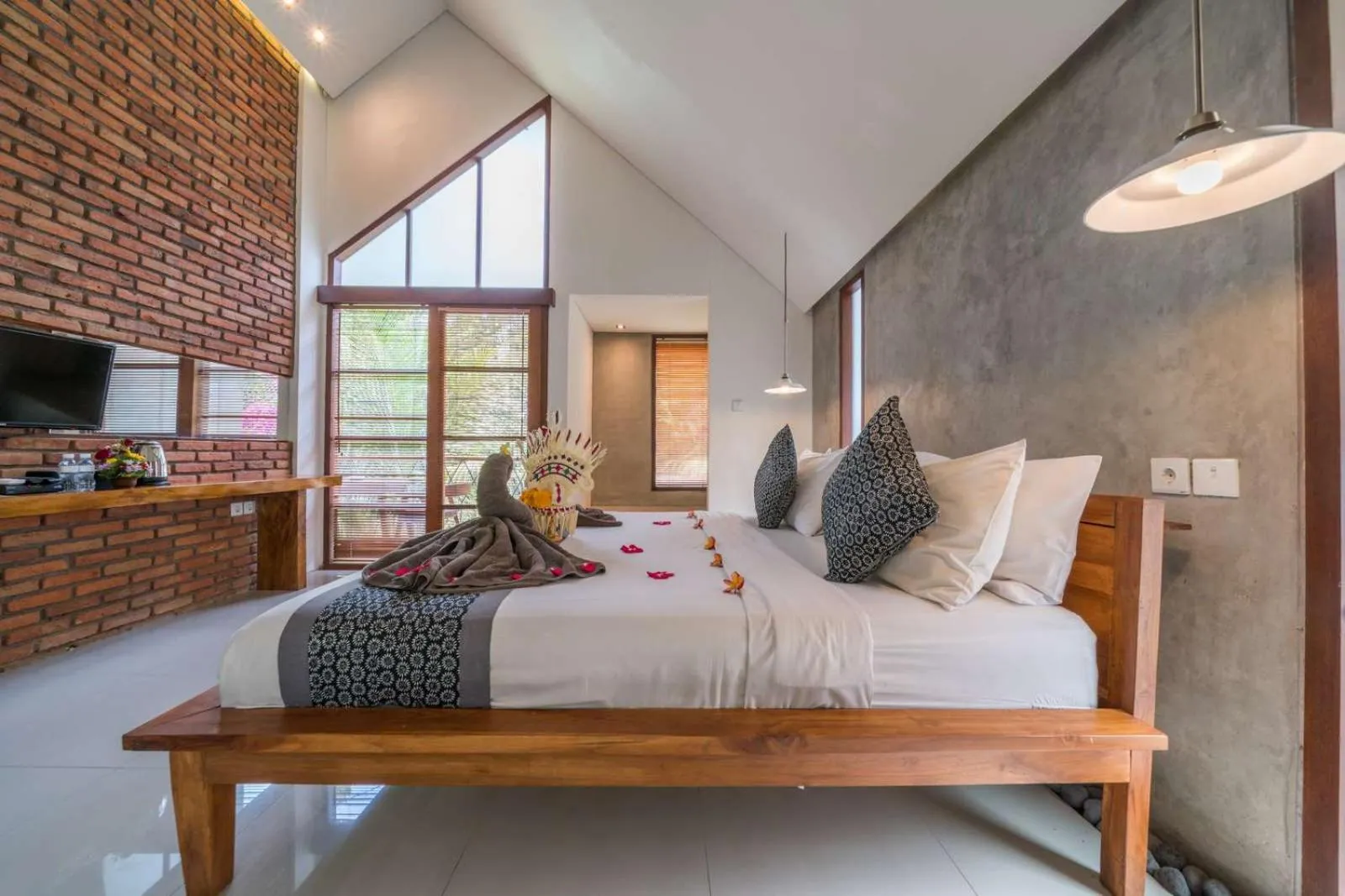 Bed in Yarama Cottages