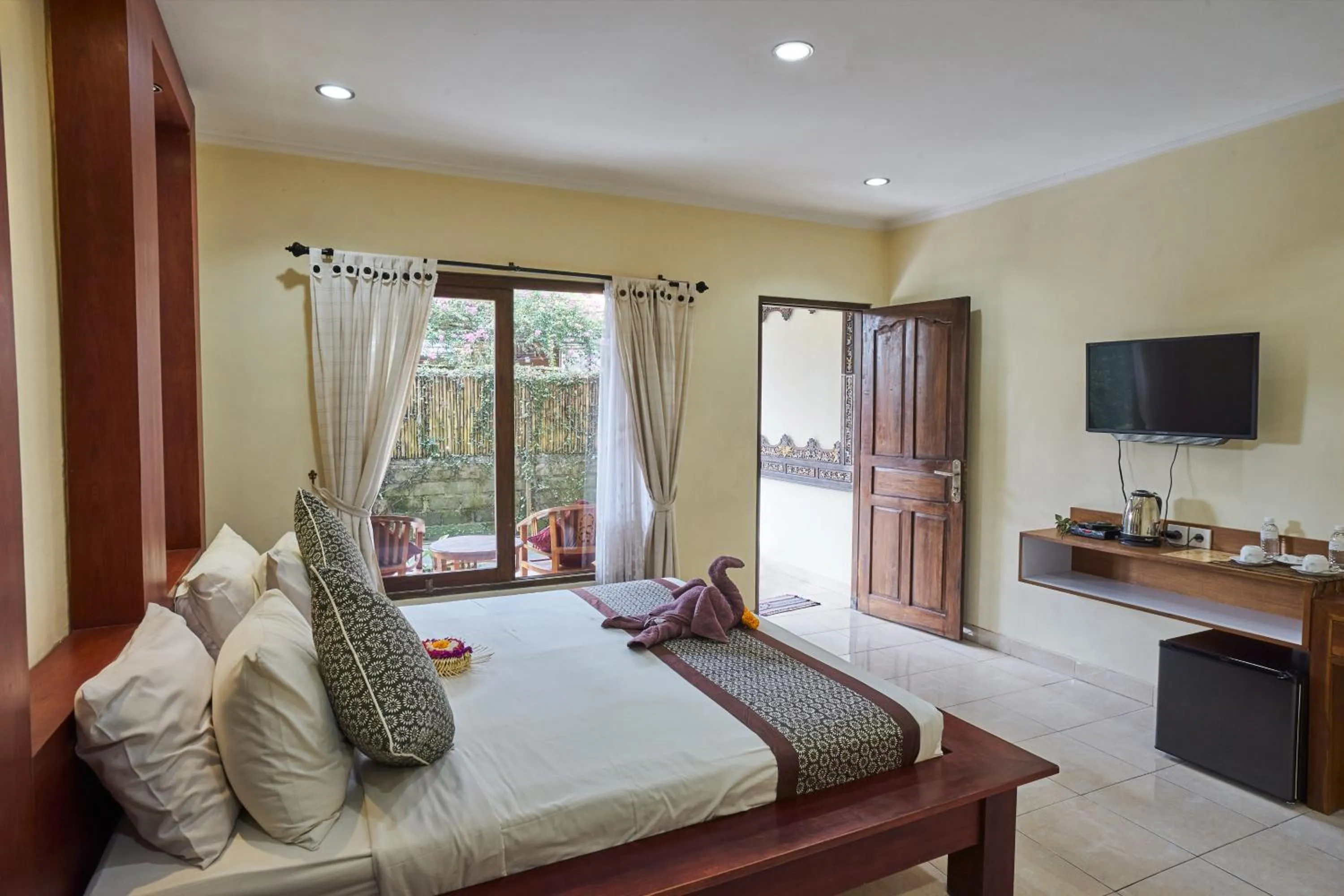 Bed in Yarama Cottages