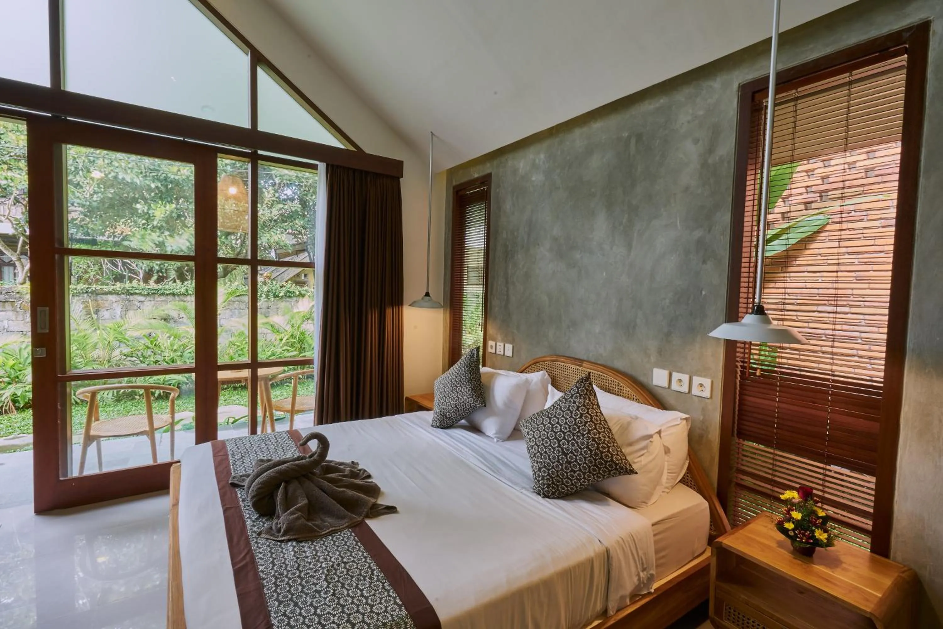 Bed in Yarama Cottages