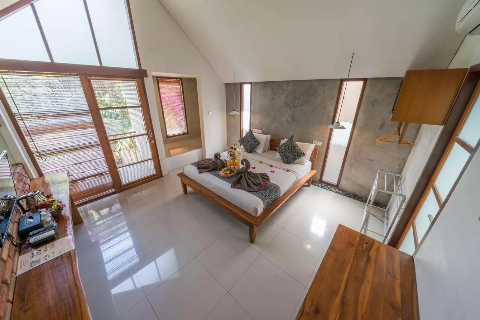 Bed in Yarama Cottages