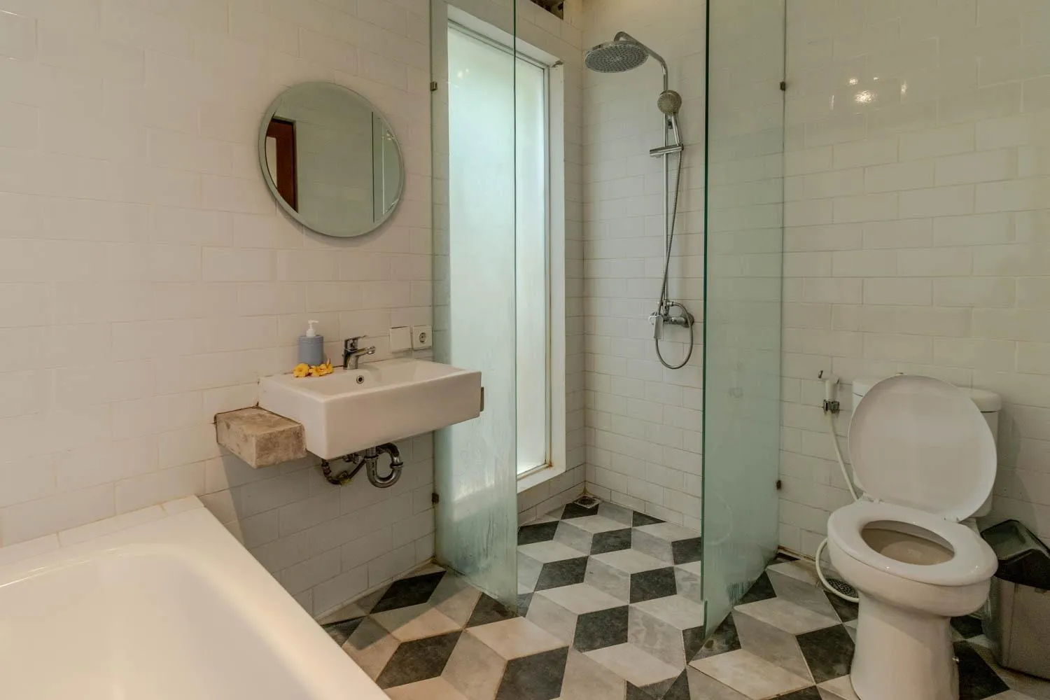 Bathroom in Yarama Cottages