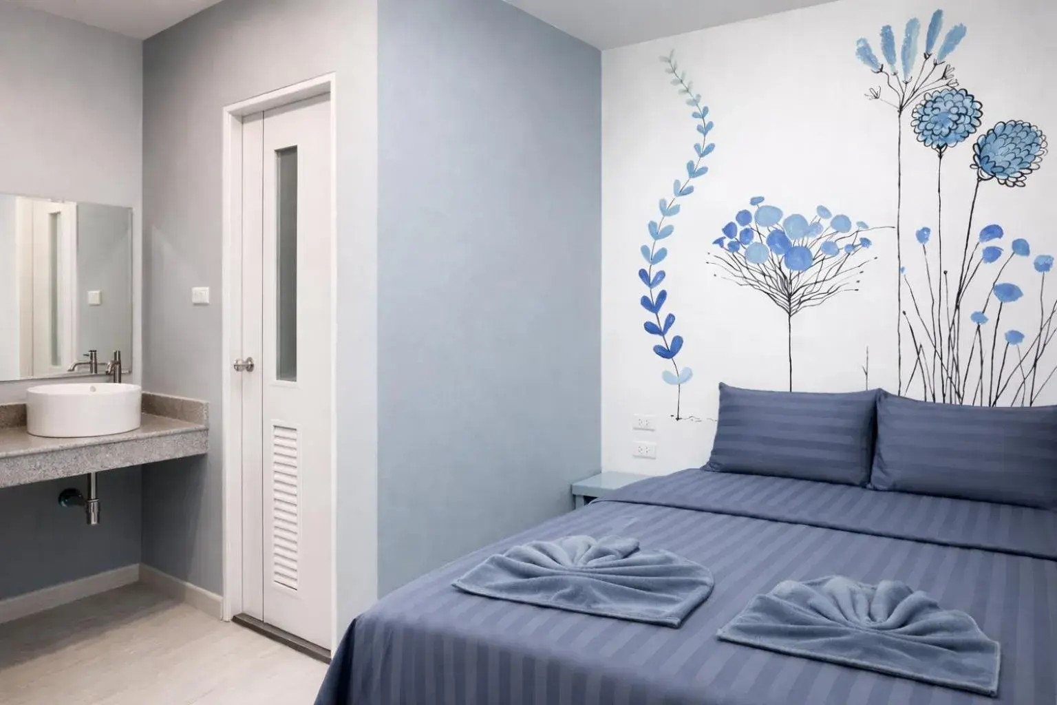 Bed in My Friends Hotel Bed in My Friends Hotel