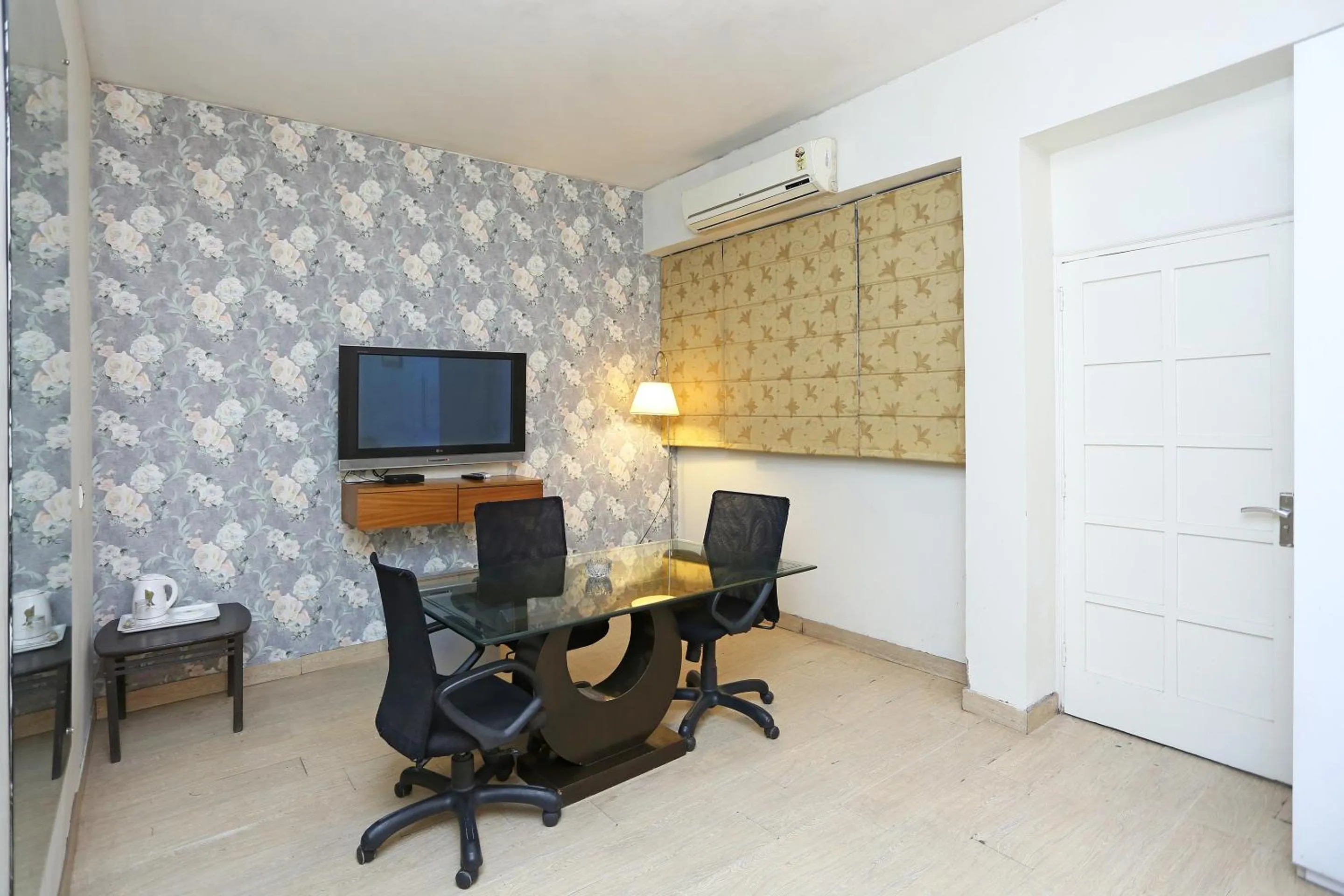 Bedroom in Hotel O Gem 92