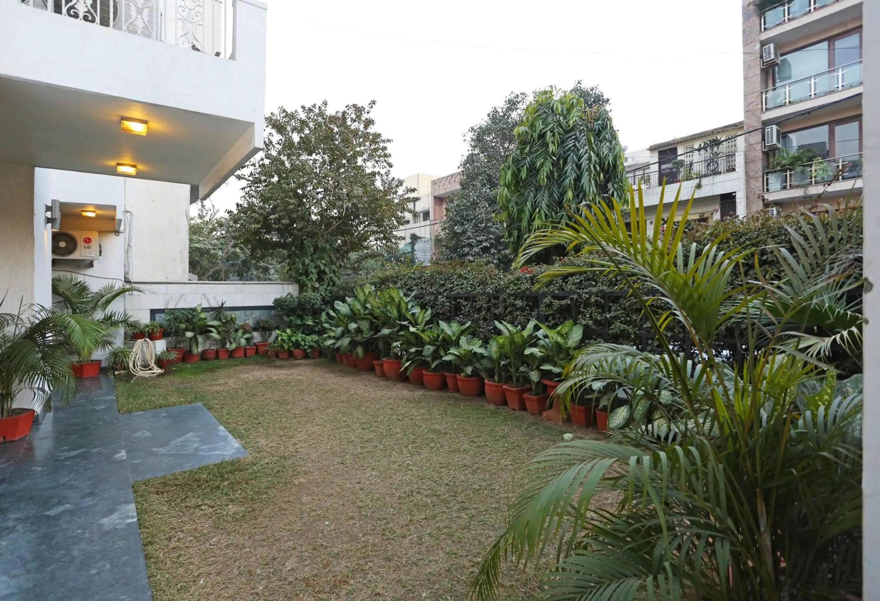 Facade/entrance in Hotel O Gem 92