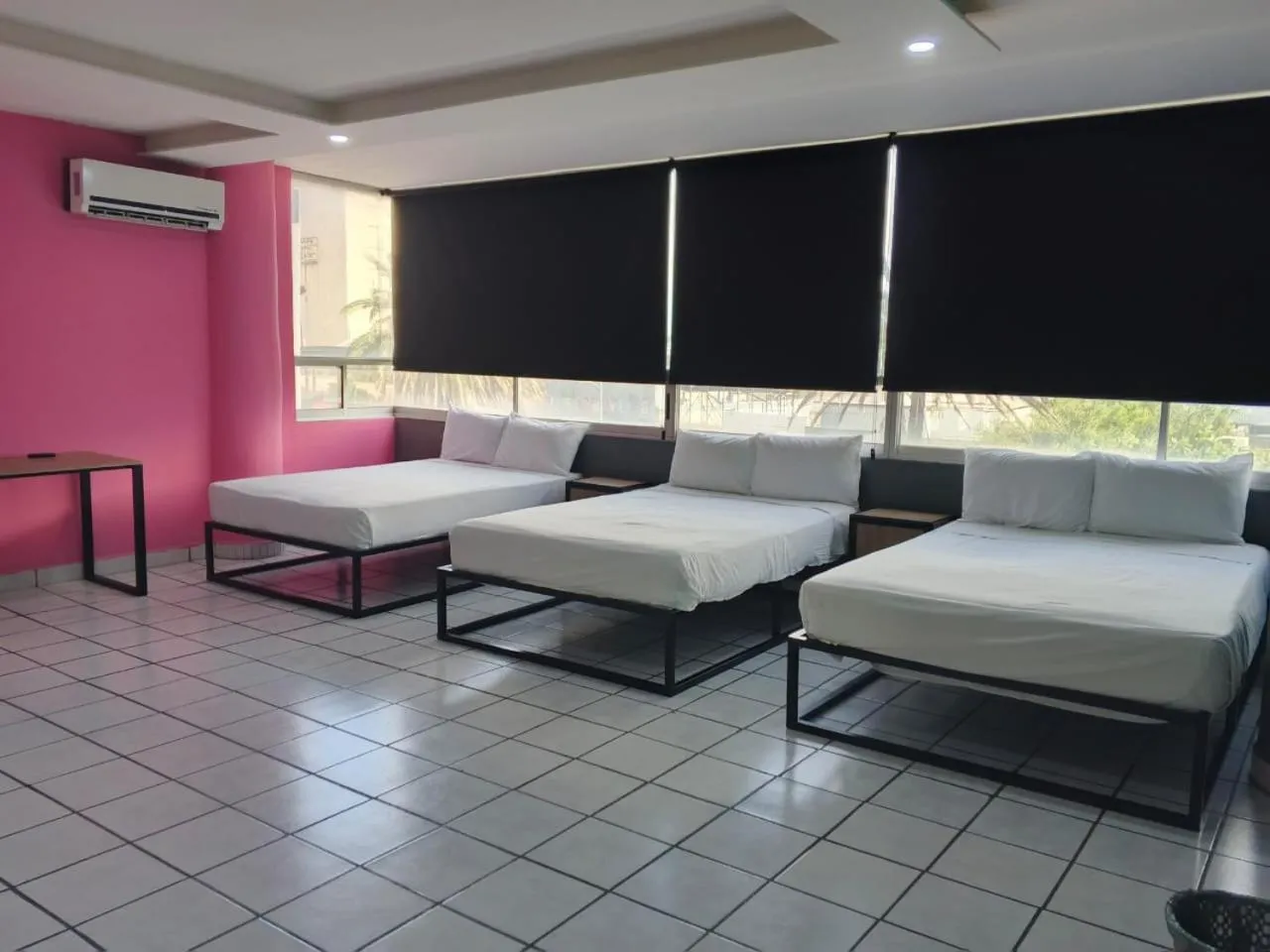 Photo of the whole room, Bed in Unidades Privadas con AC-TV-WiFi y Estacionamiento en Centro de MTY