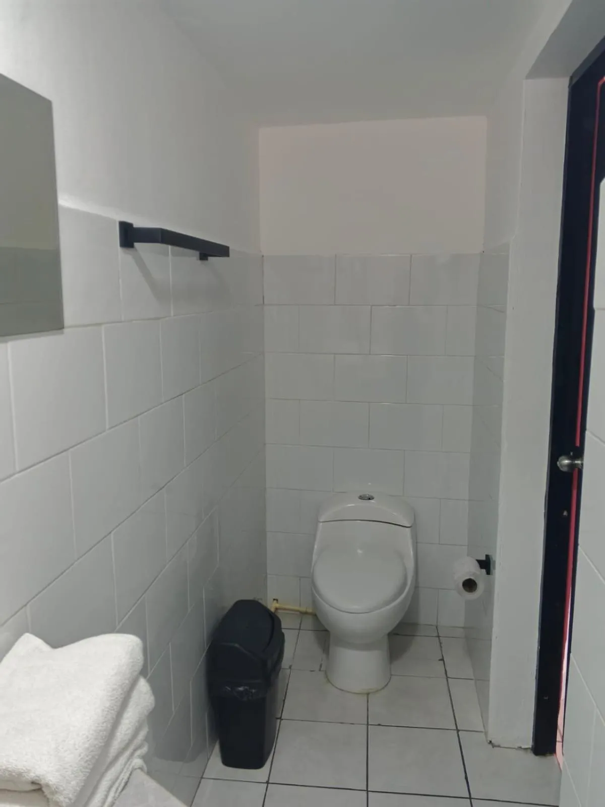 Toilet in Unidades Privadas con AC-TV-WiFi y Estacionamiento en Centro de MTY