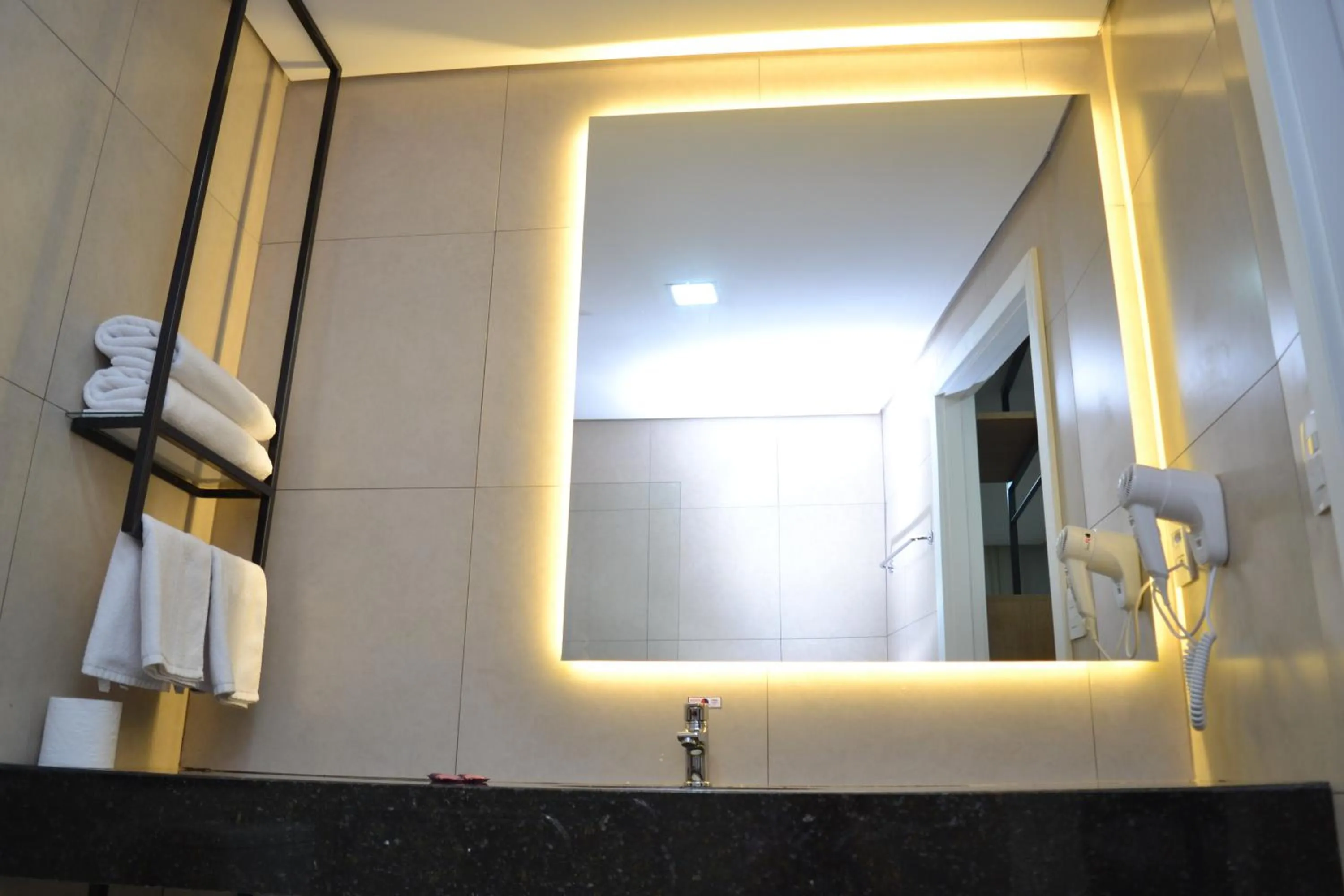 Bathroom in Ramada Encore Ponta Grossa