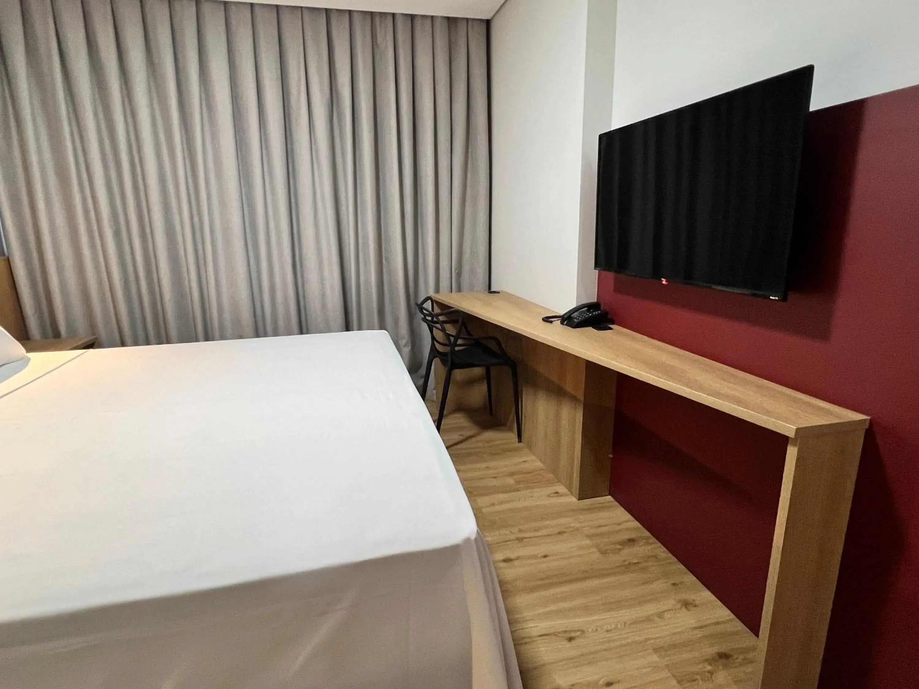 Photo of the whole room, Bed in Ramada Encore Ponta Grossa Photo of the whole room, Bed in Ramada Encore Ponta Grossa