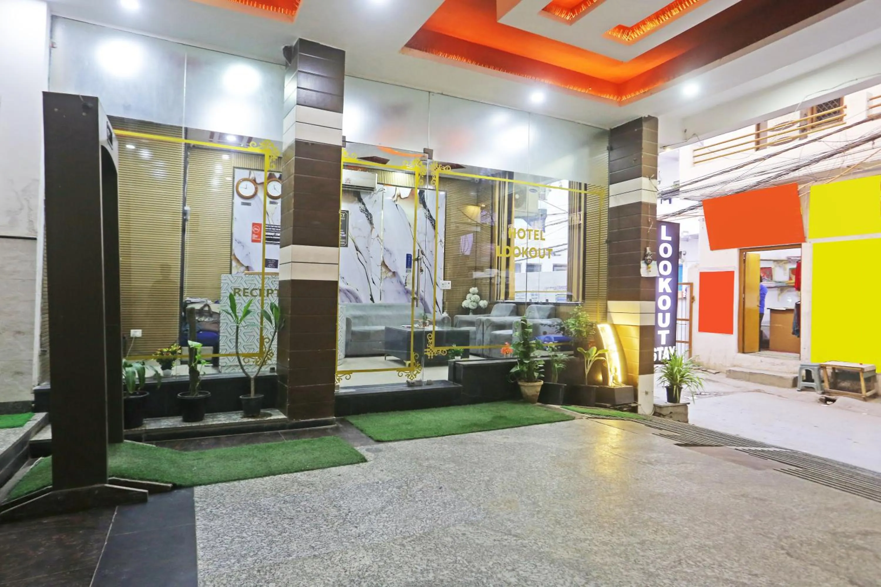 Facade/entrance in Hotel Lookout Stay Delhi IGI Airport