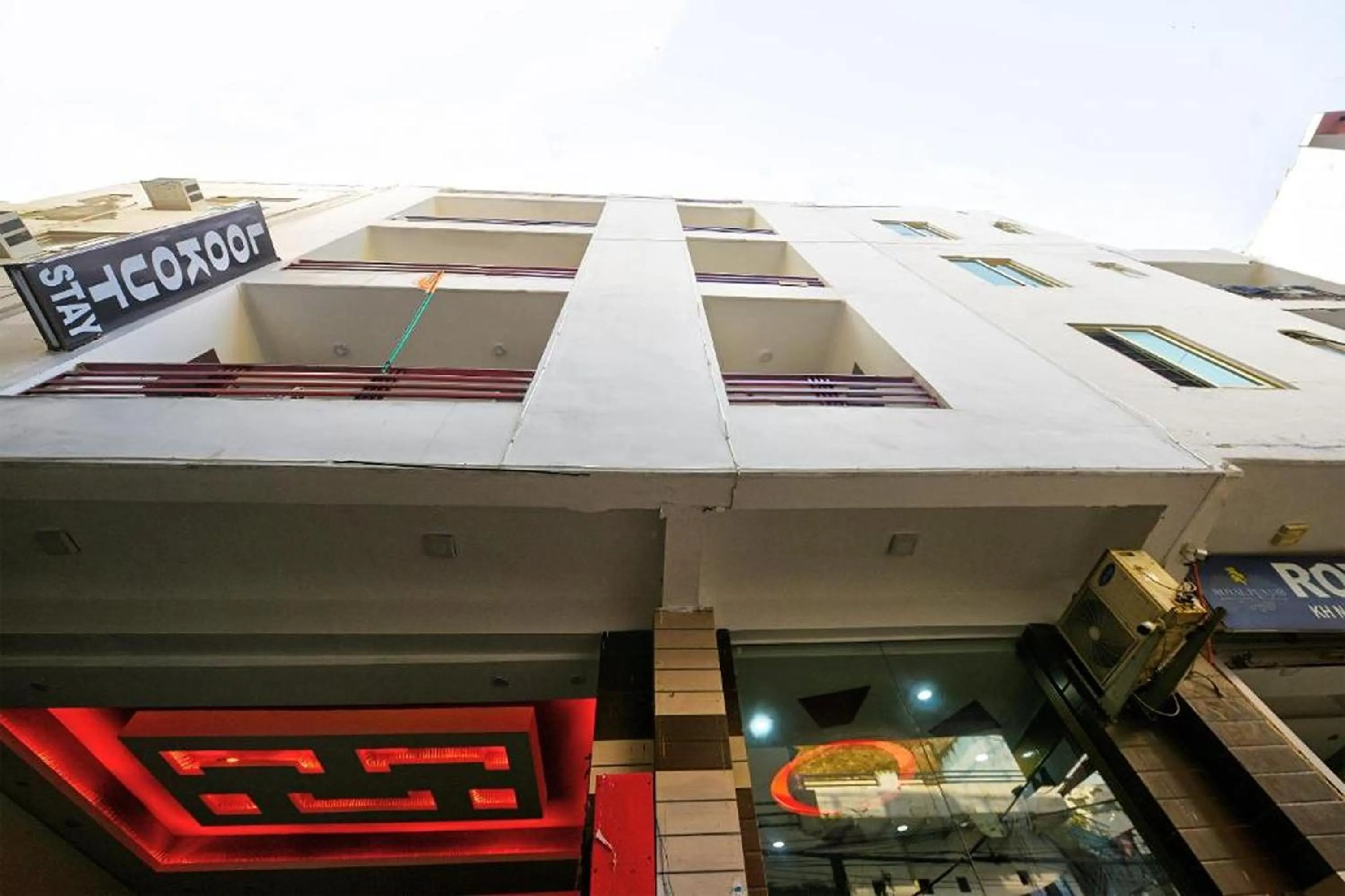 Property building in Hotel Lookout Stay Delhi IGI Airport