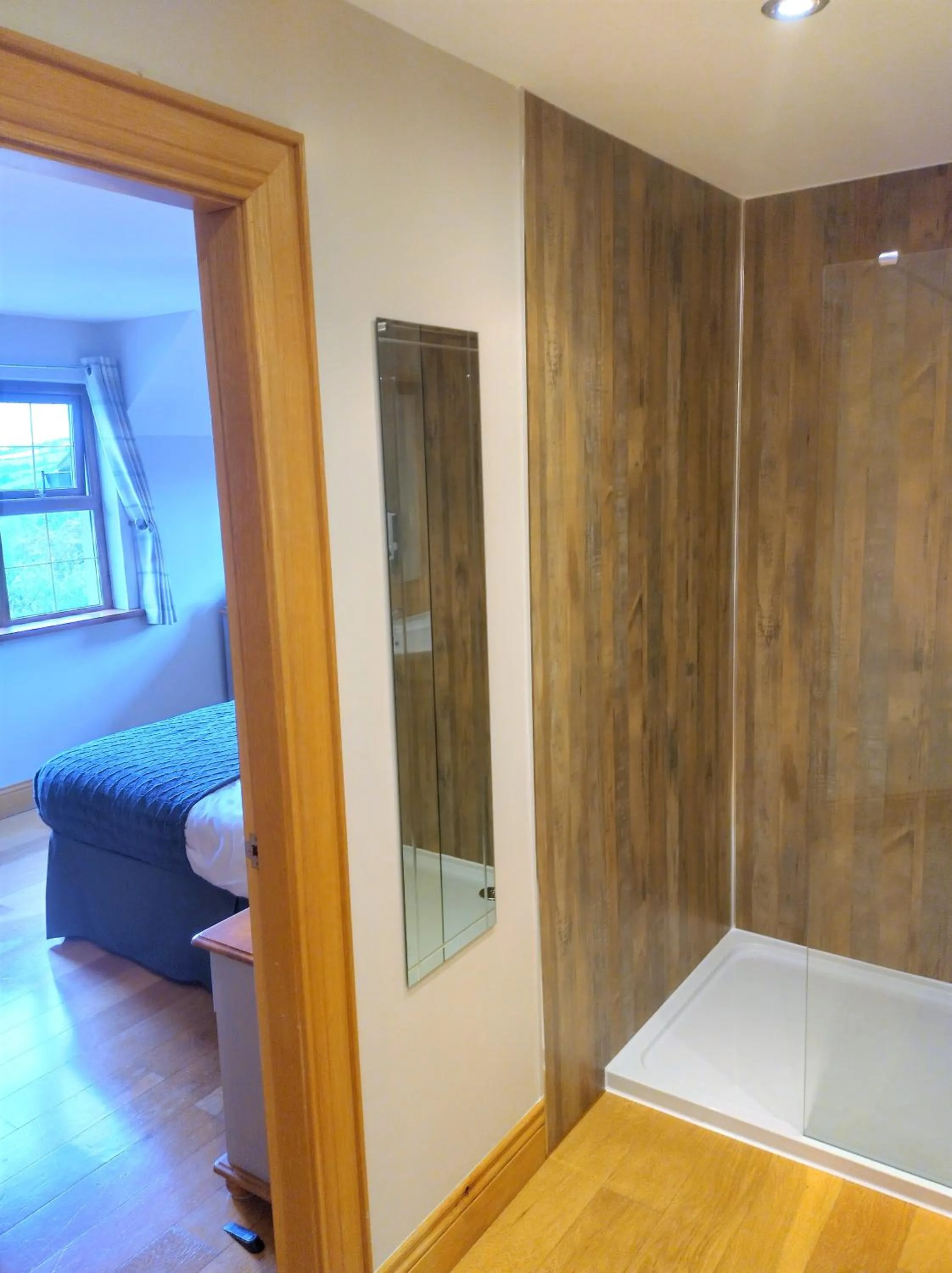 Bathroom in Glenn Eireann House