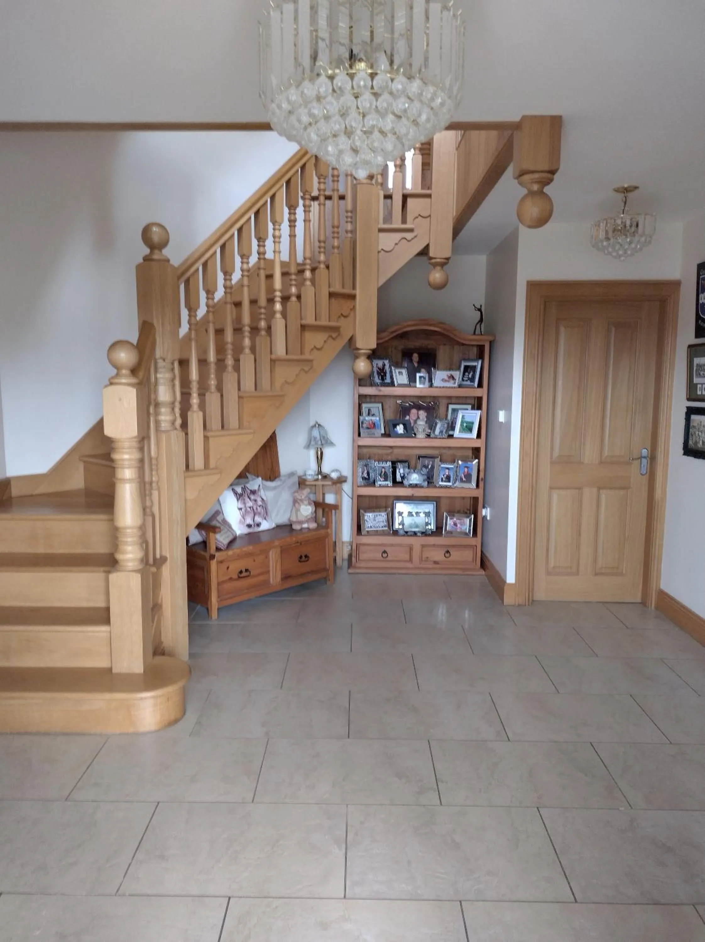 Facade/entrance in Glenn Eireann House