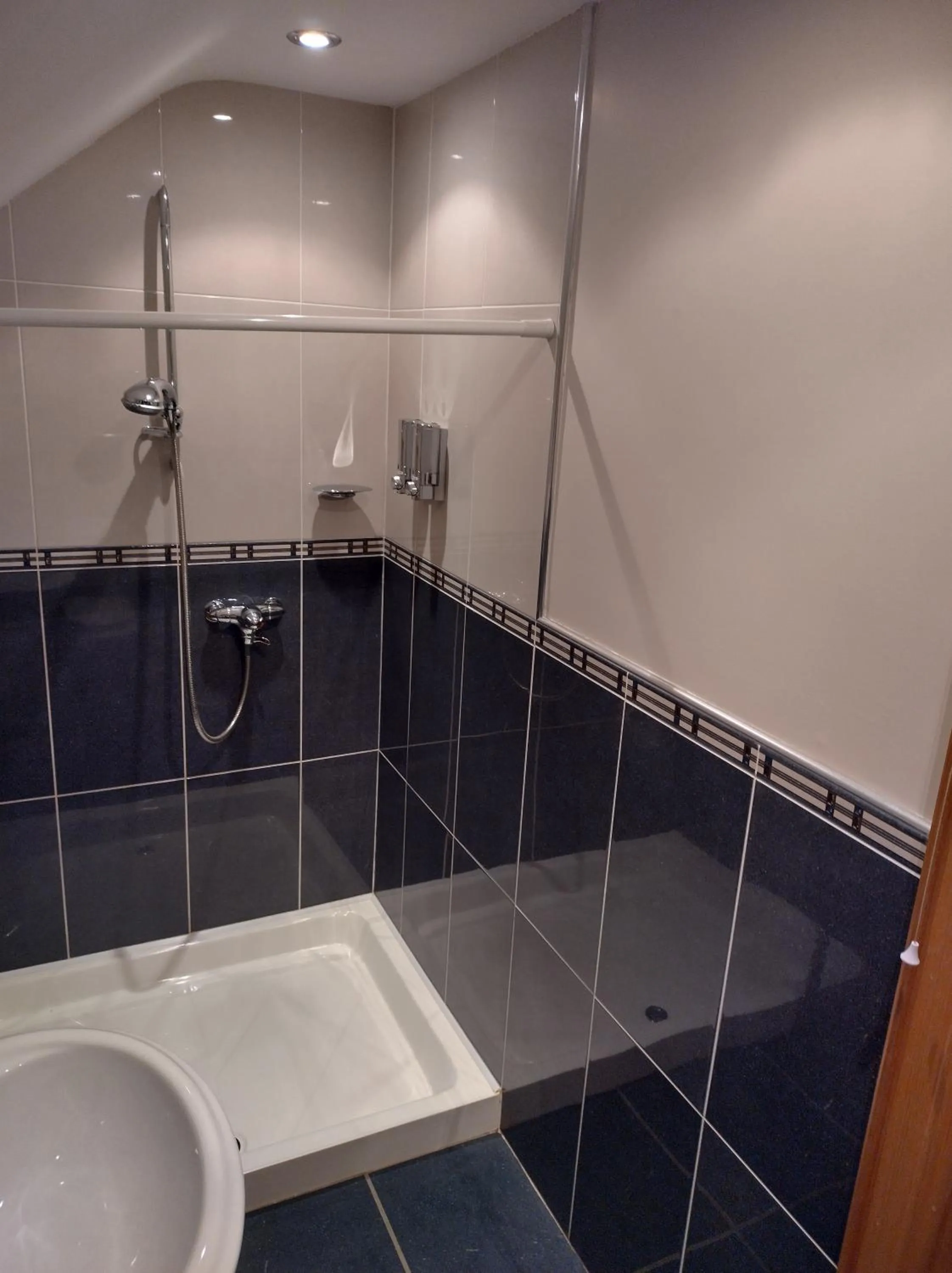 Shower in Glenn Eireann House