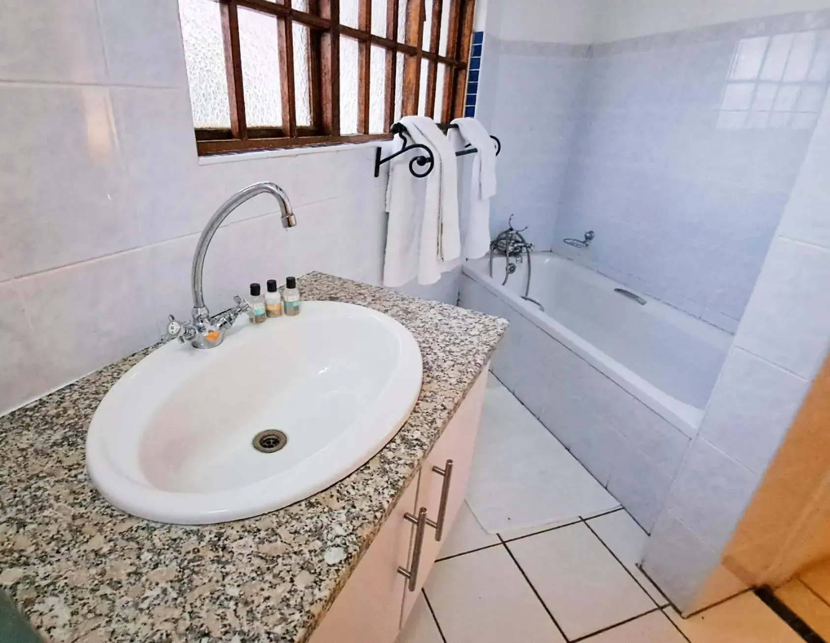 Bathroom in 122 on Krantzview previously BizAfrika Guest Lodge Bathroom in 122 on Krantzview previously BizAfrika Guest Lodge