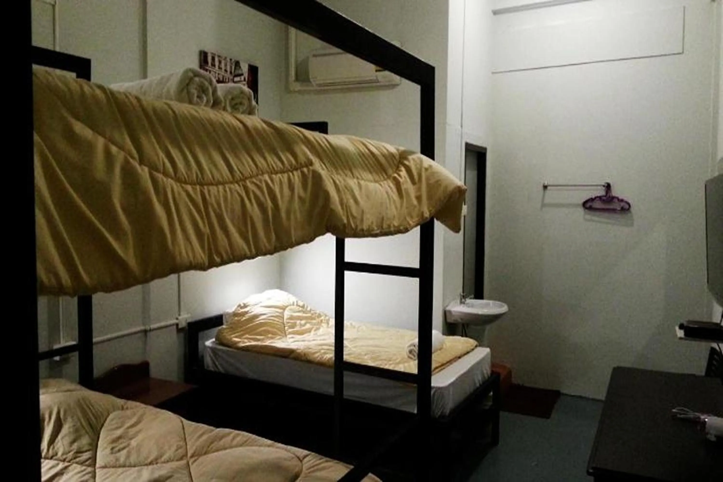 Bed in GOTUM Hostel 2 & Money Exchange