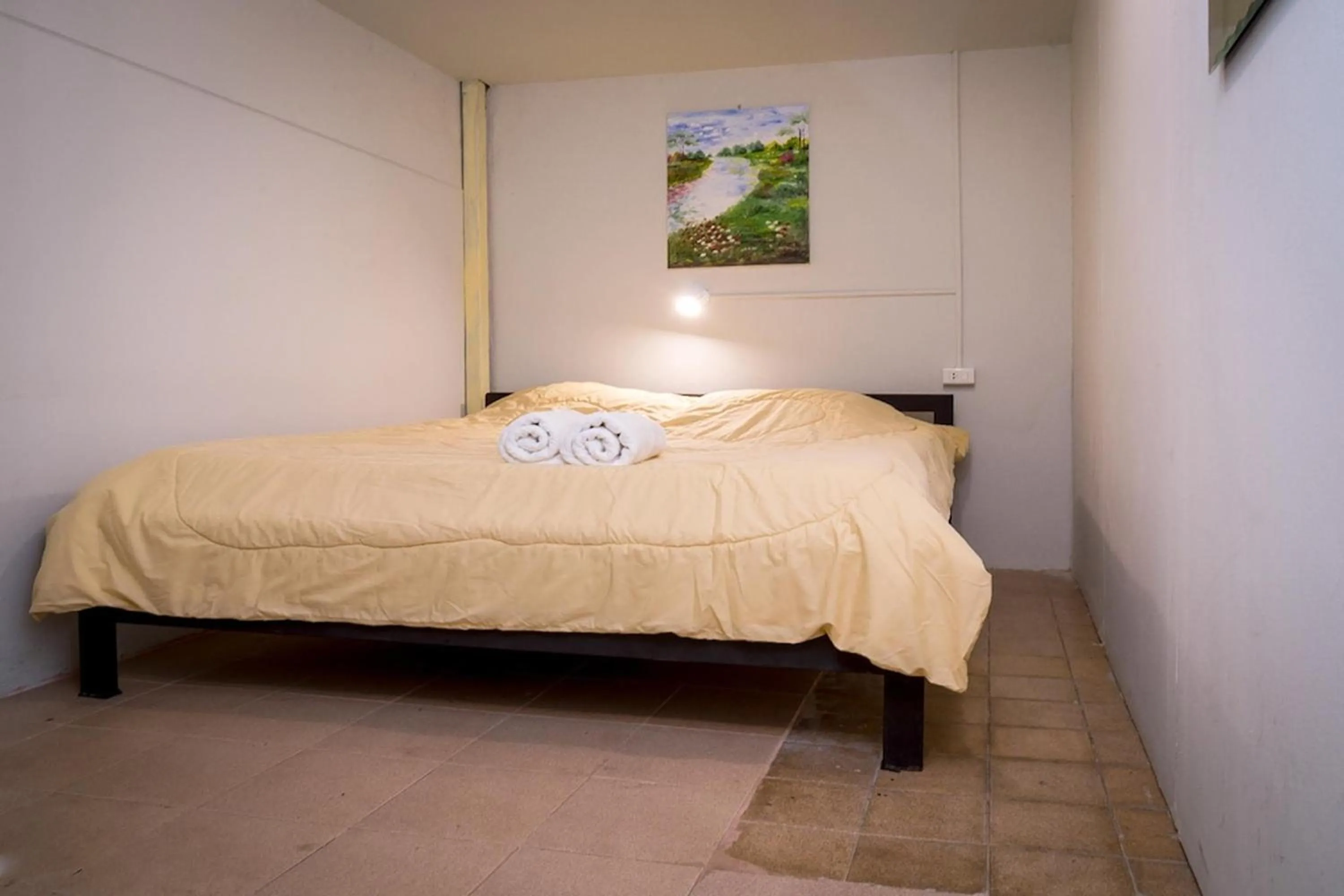 Bed in GOTUM Hostel 2 & Money Exchange