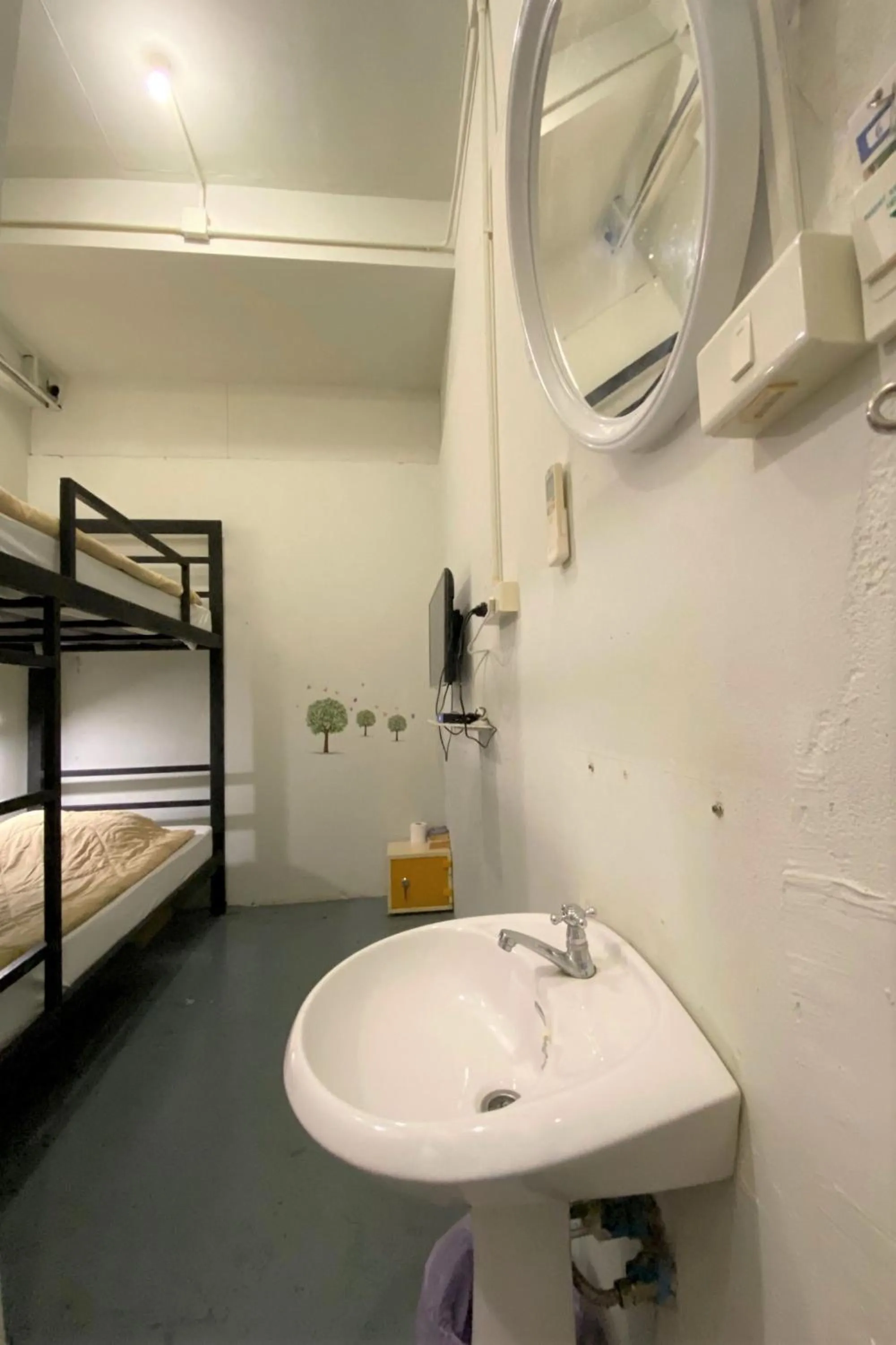 Bed in GOTUM Hostel 2 & Money Exchange