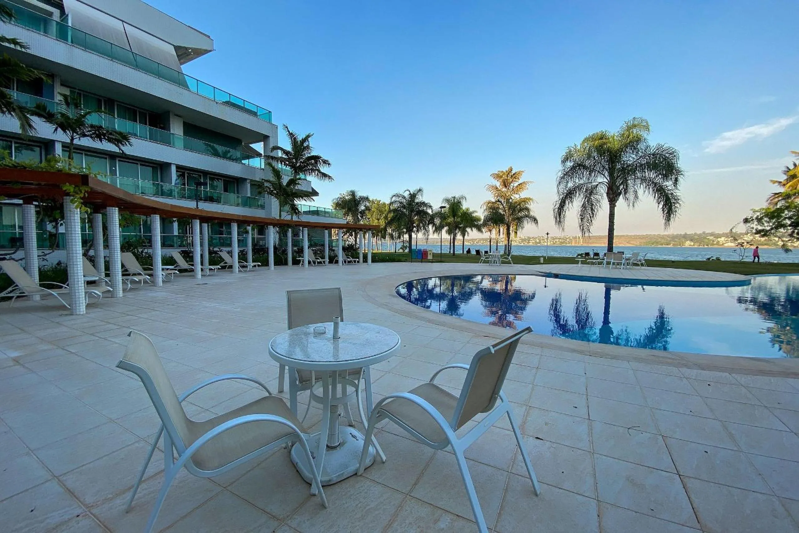 Swimming pool in OZPED Flats Particulares Lake View