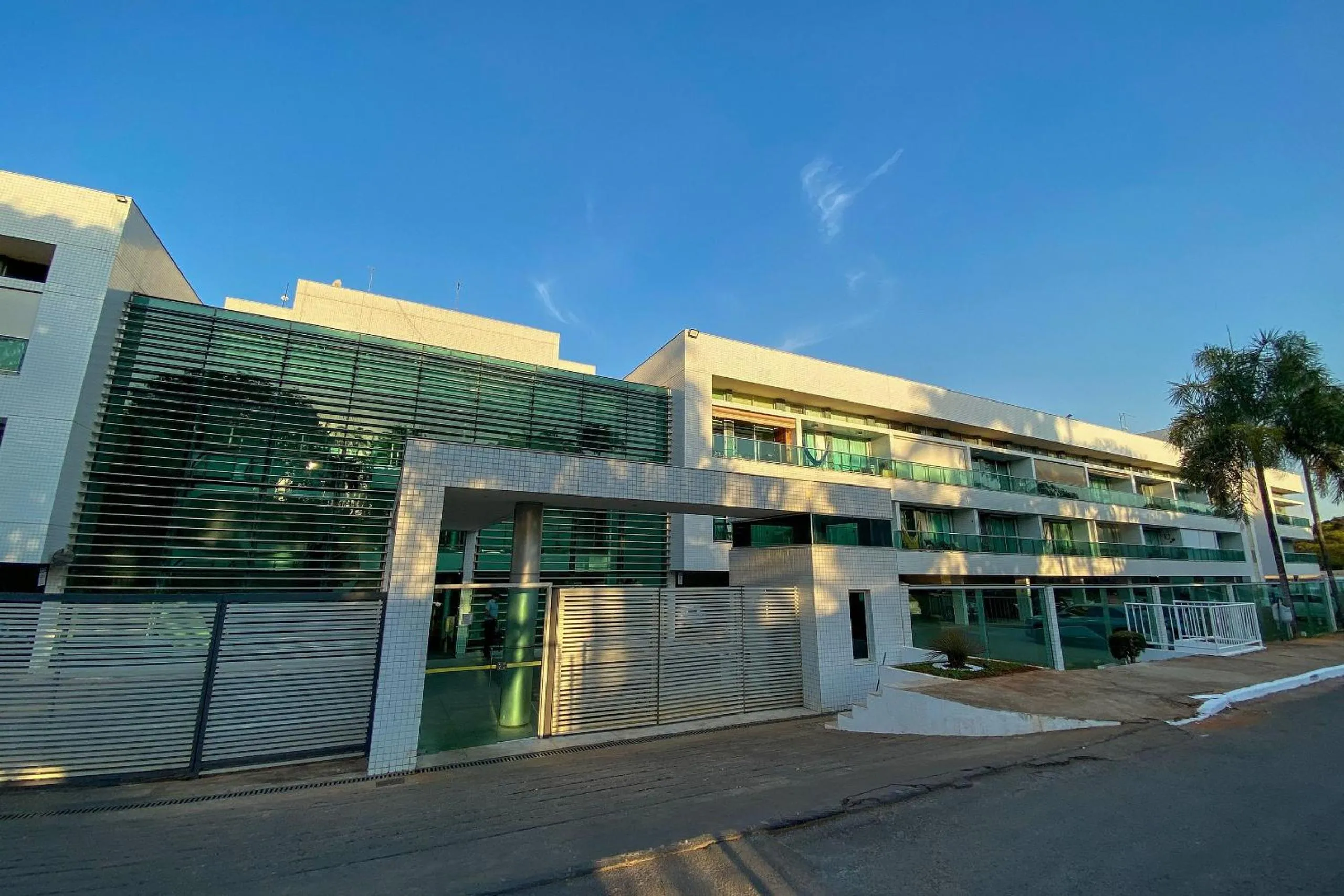 Facade/entrance in OZPED Flats Particulares Lake View