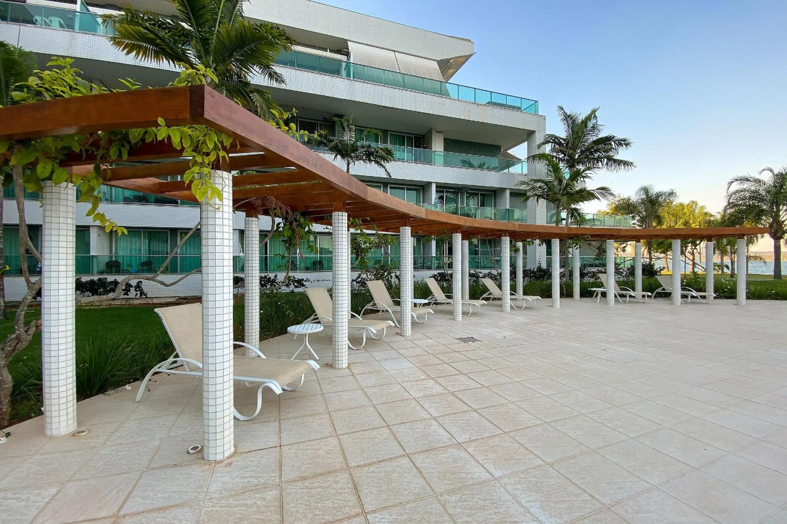 Swimming pool in OZPED Flats Particulares Lake View