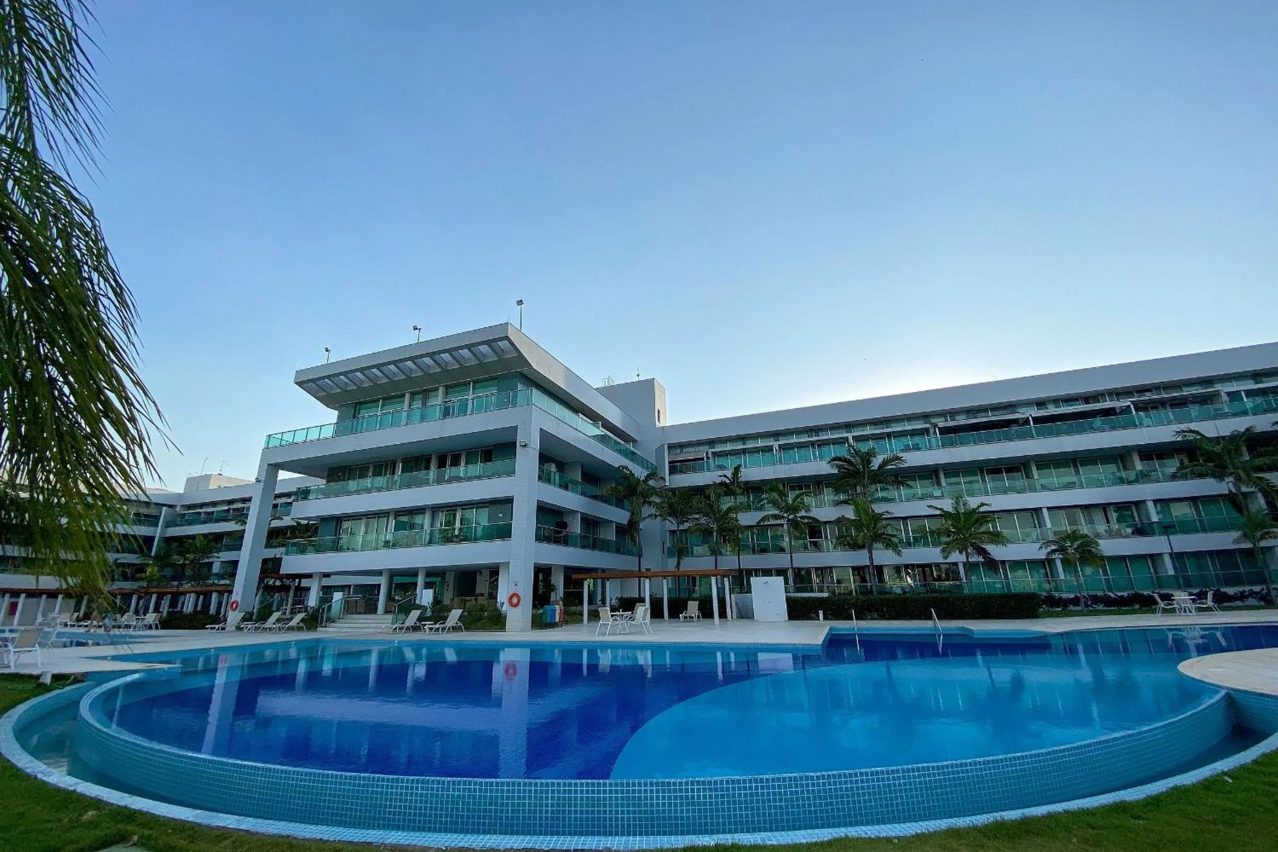 Swimming pool in OZPED Flats Particulares Lake View