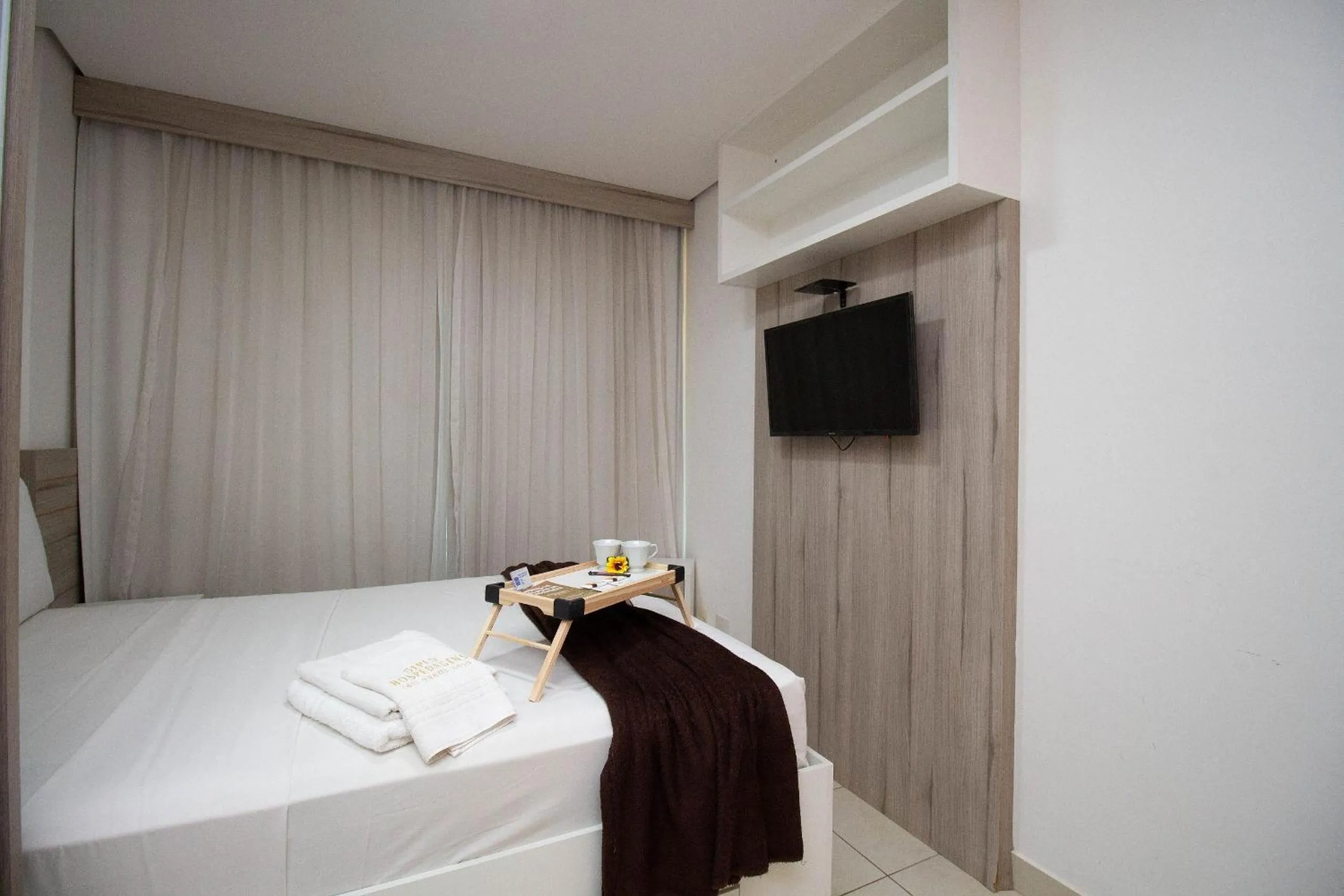 Bedroom, Bed in OZPED Flats Particulares Lake View
