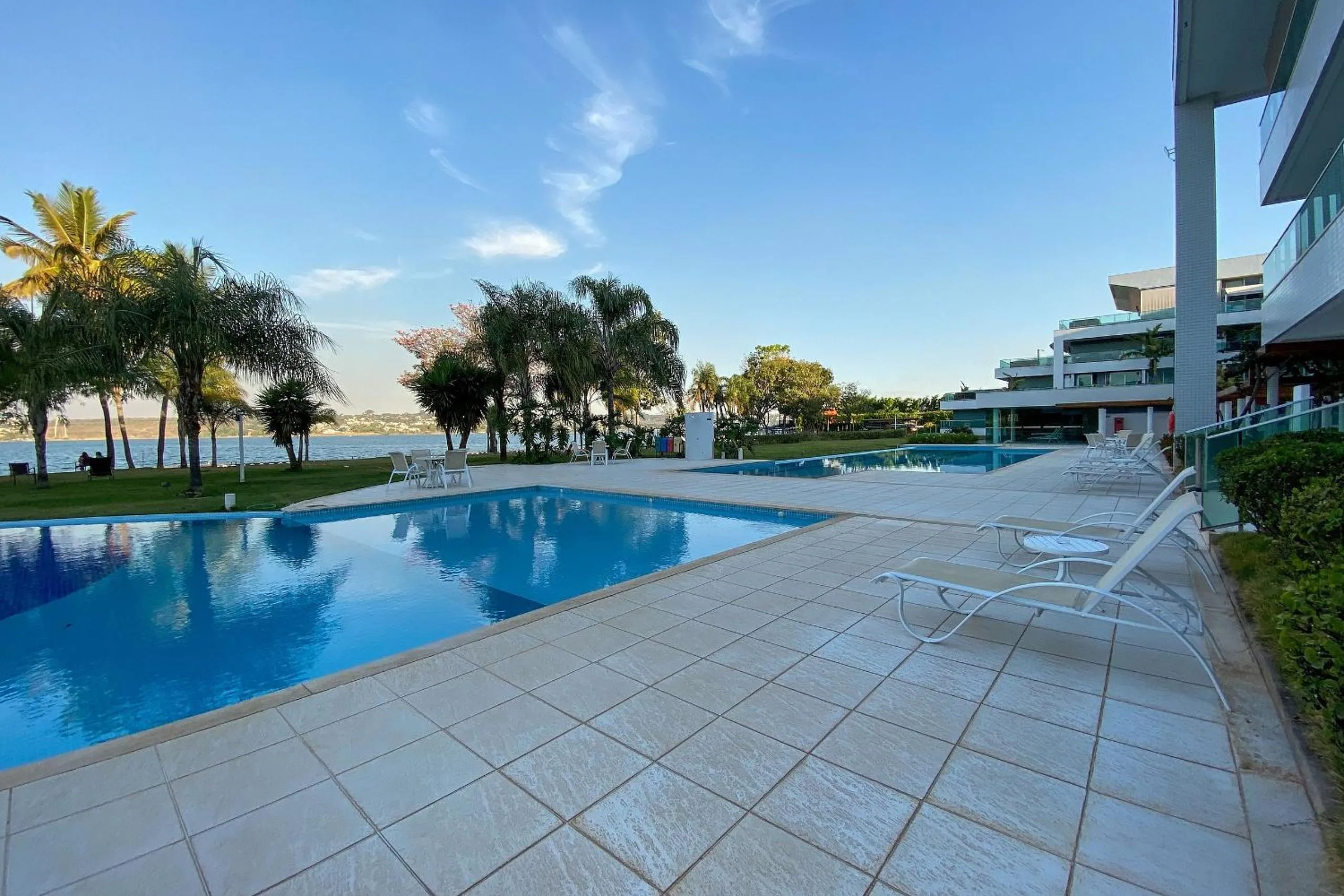 Swimming pool in OZPED Flats Particulares Lake View